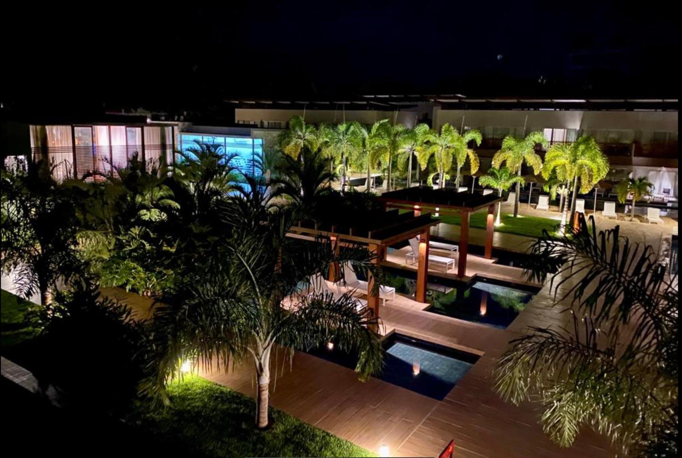 Deluxe Room (2 Adults + 1 Child)