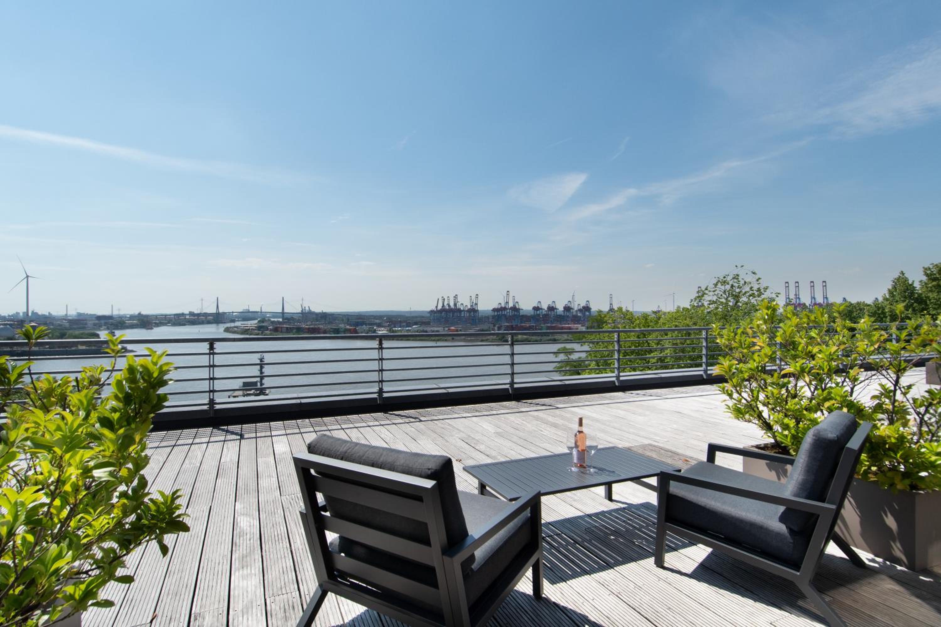 Suite with Terrace on the Elbe river