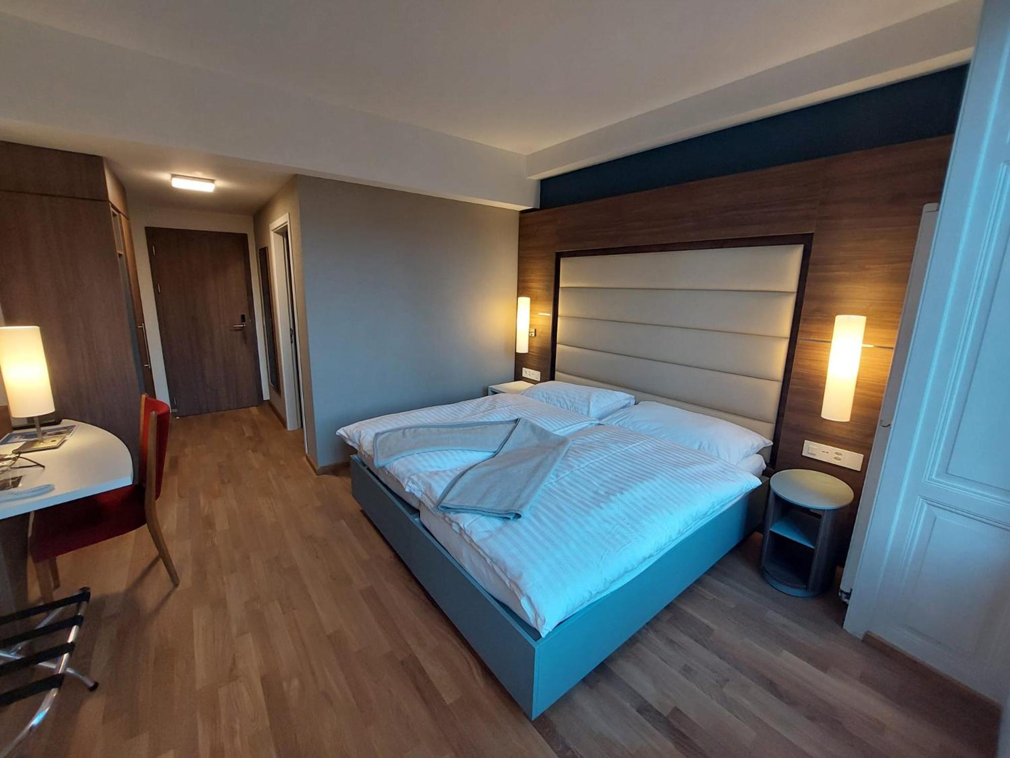 Double or Twin Room with Garden View