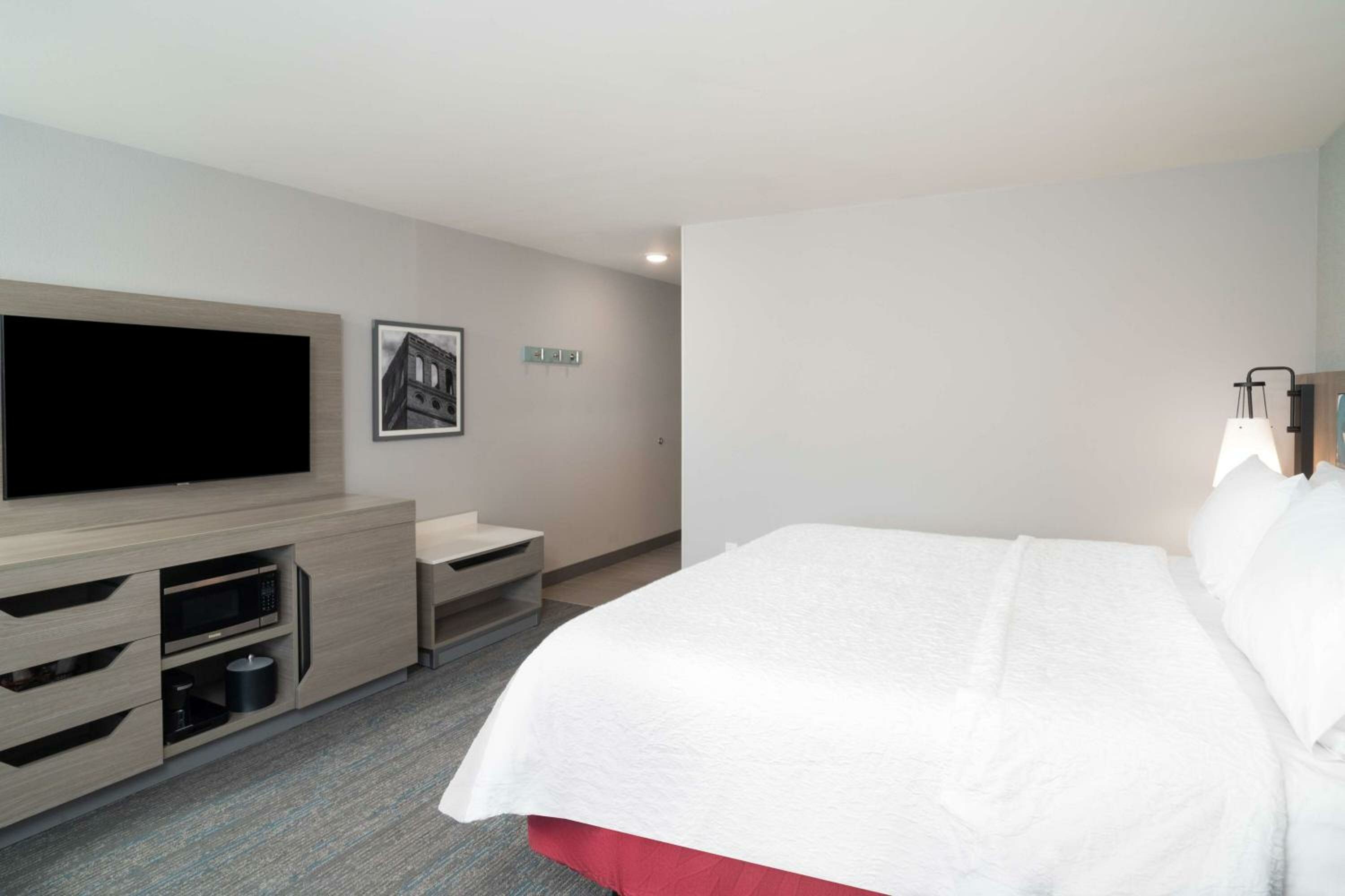 King Room - Hearing Access/Non-Smoking