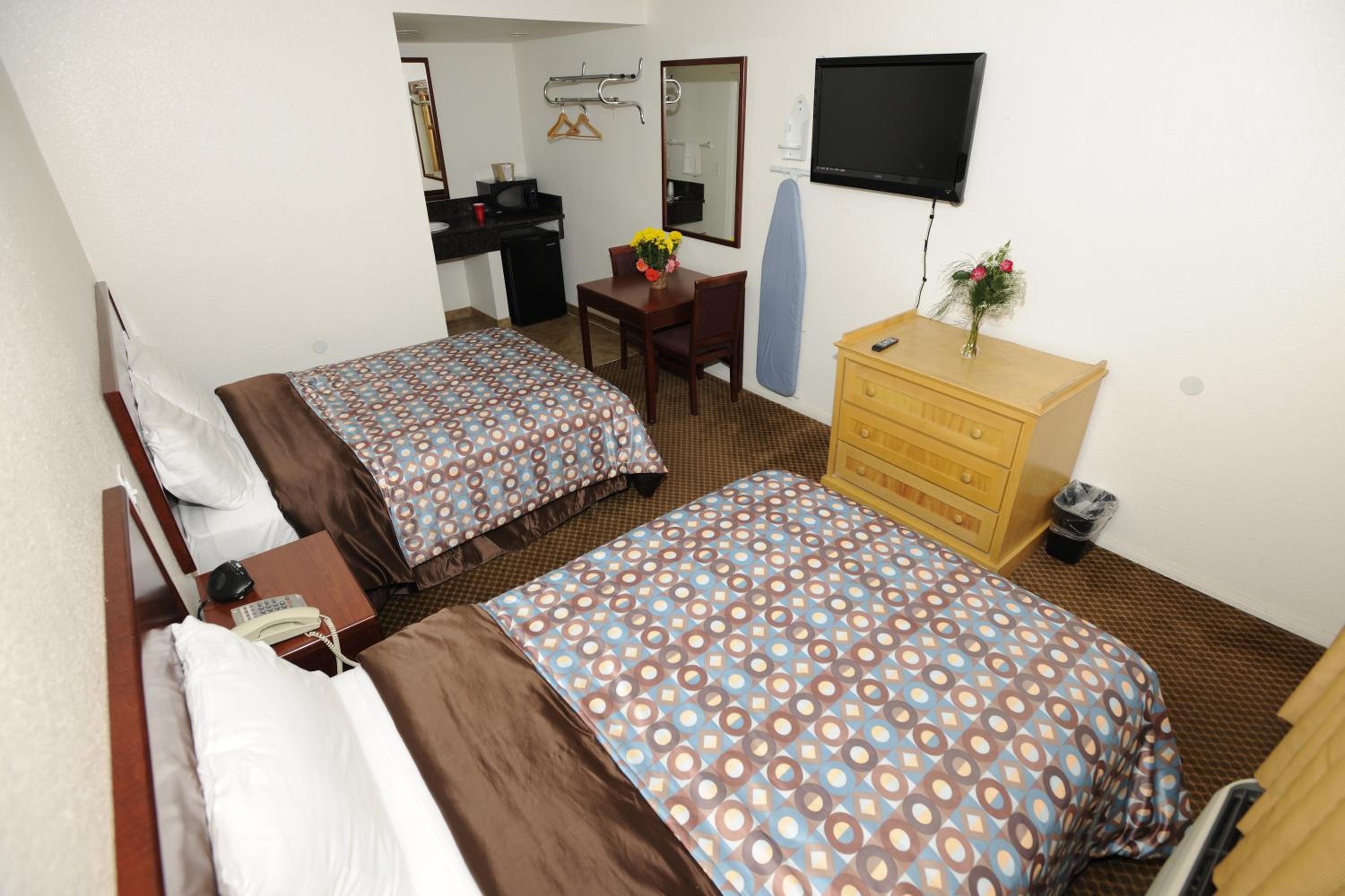 Double Room with Two Double Beds - Smoking