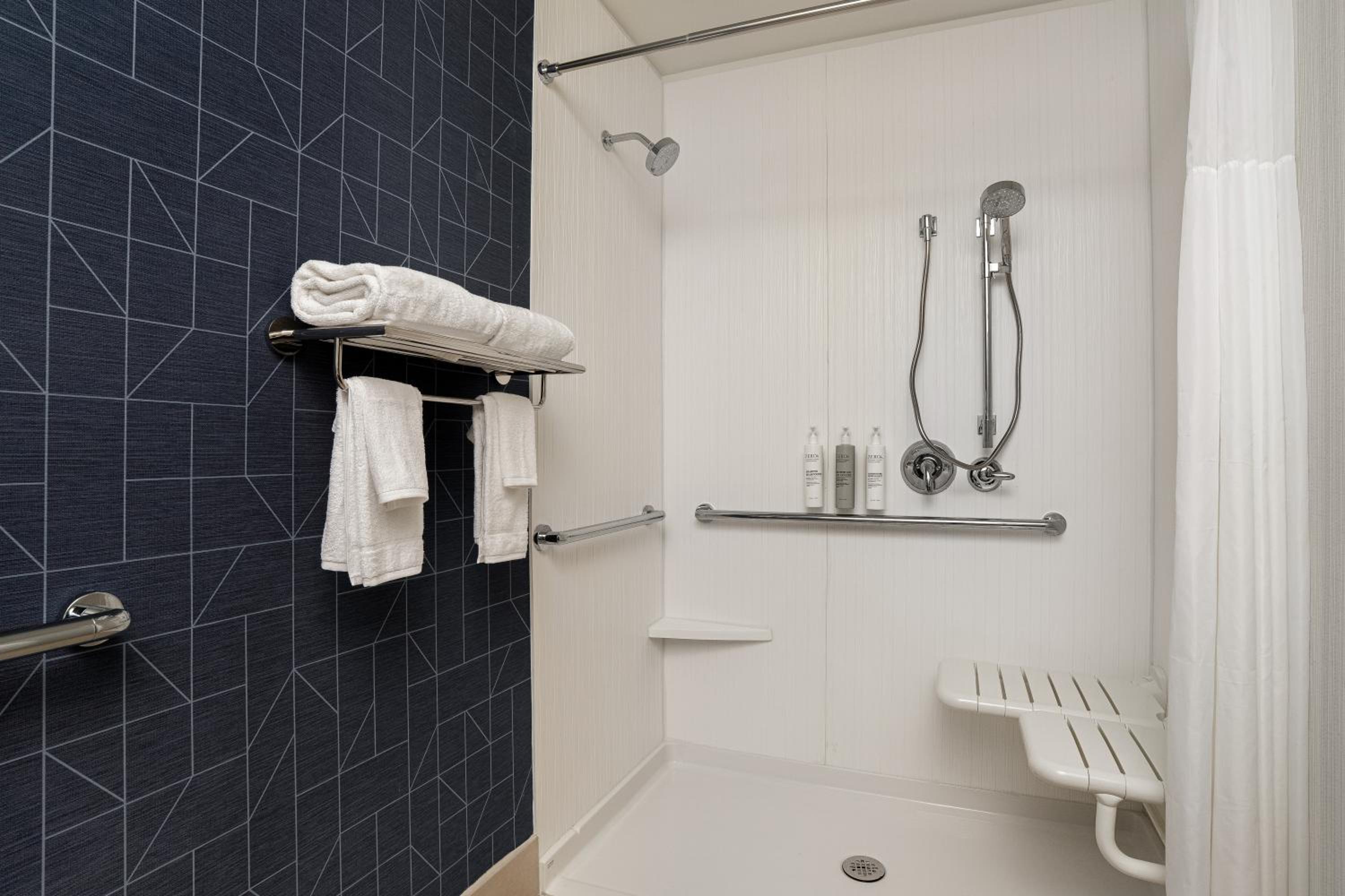King Room with Roll-In Shower - Mobility Access