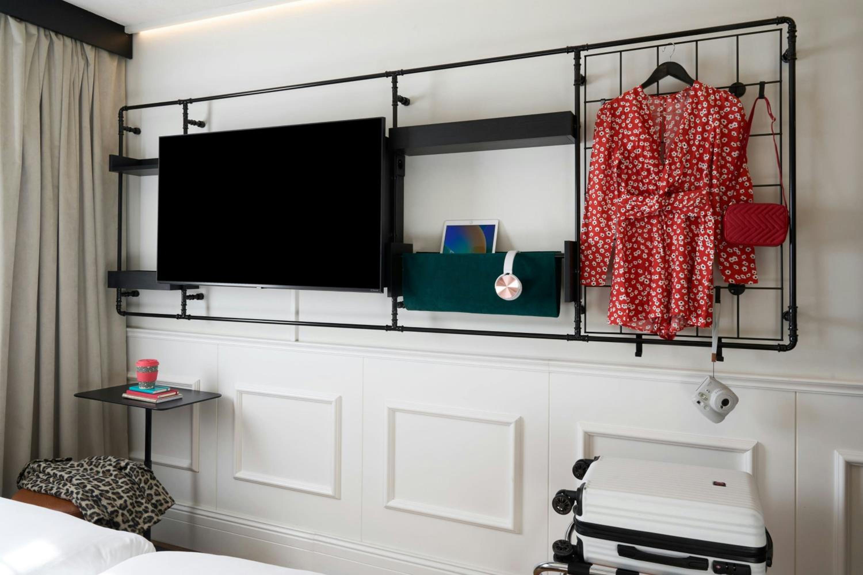 Flex King Room with Sofa Bed