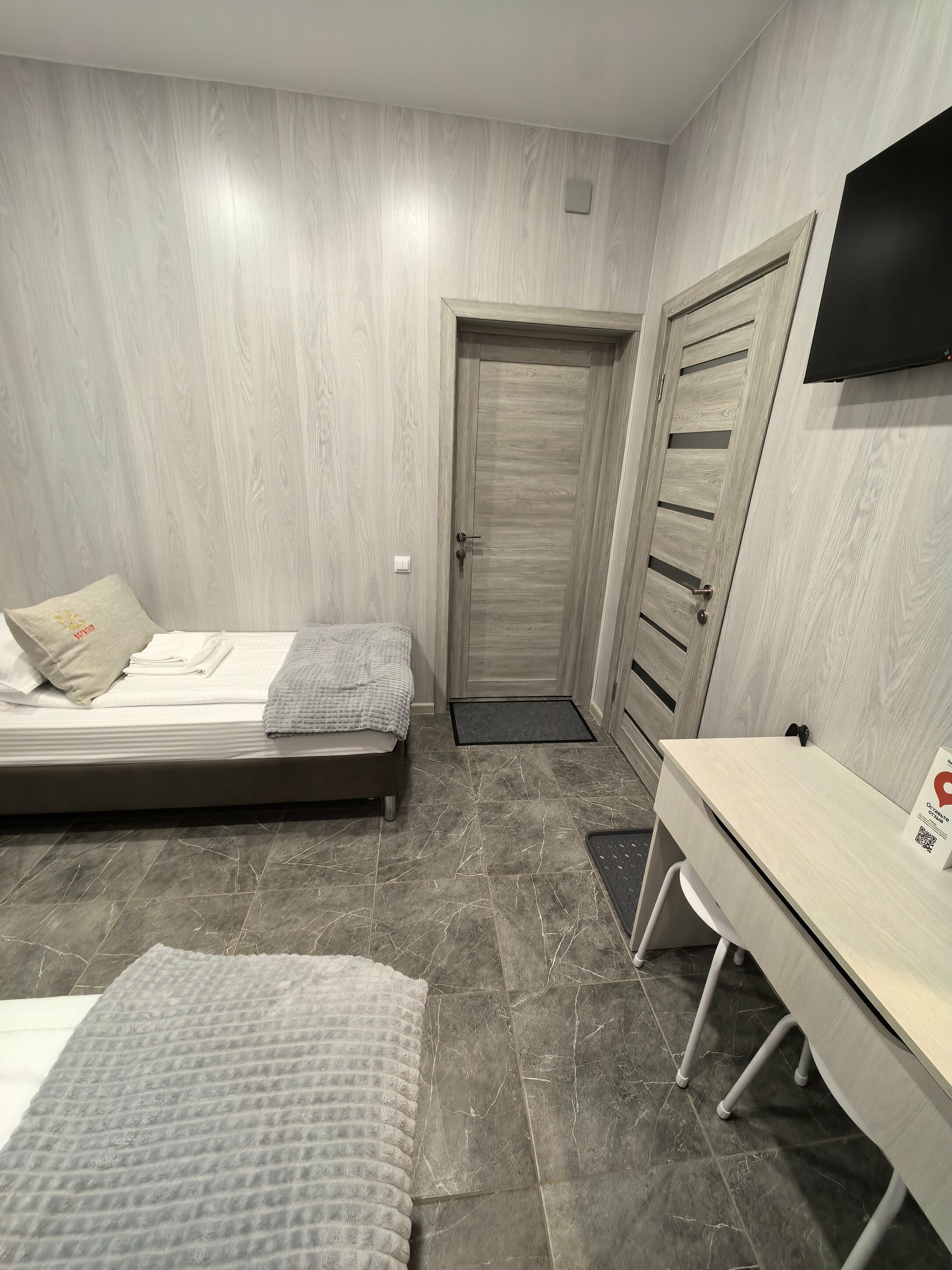 Двухместный номер с 2 отдельными кроватями и душем