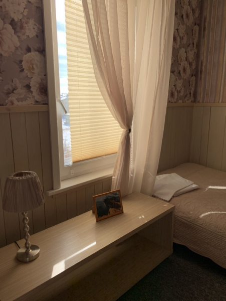 Семейный номер с видом на озеро