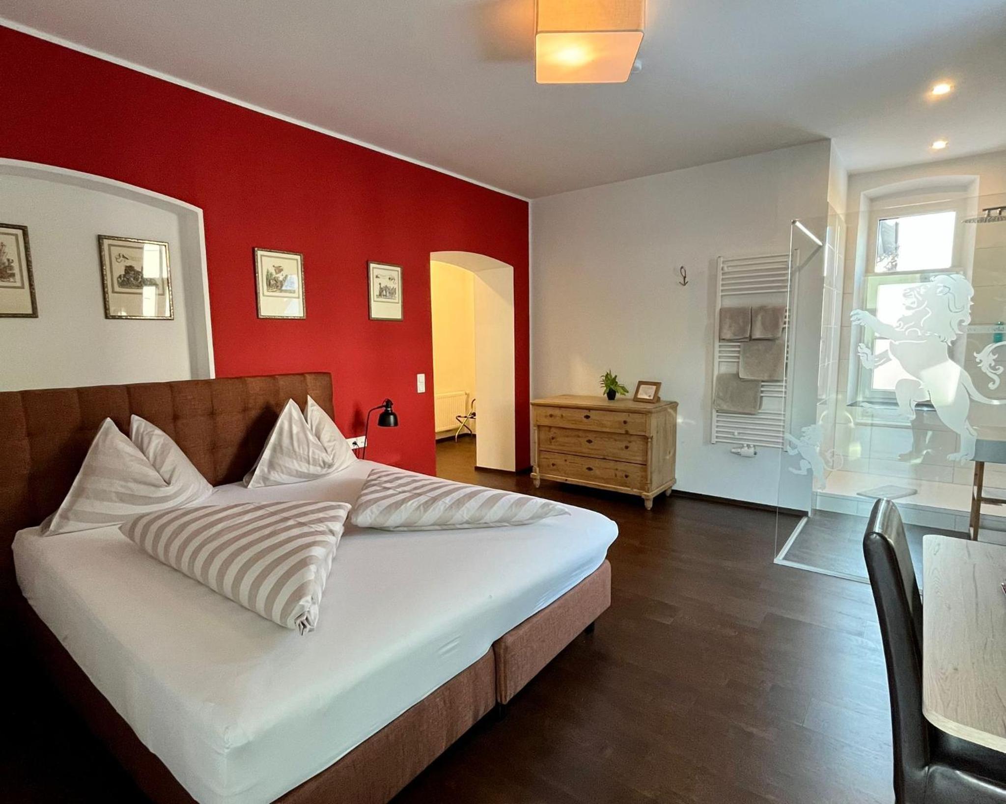 Apartment with Garden View