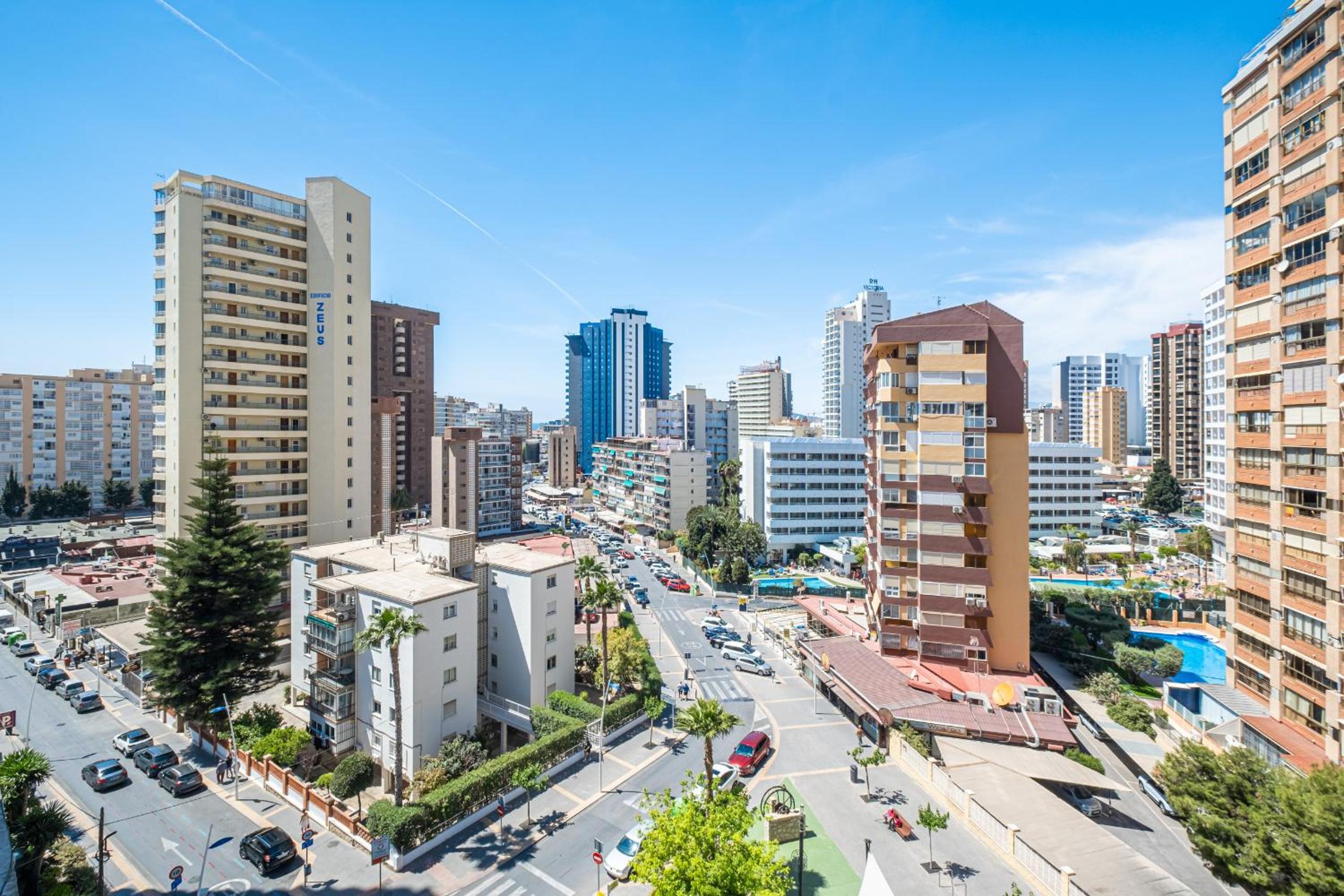 One-Bedroom Apartment with View