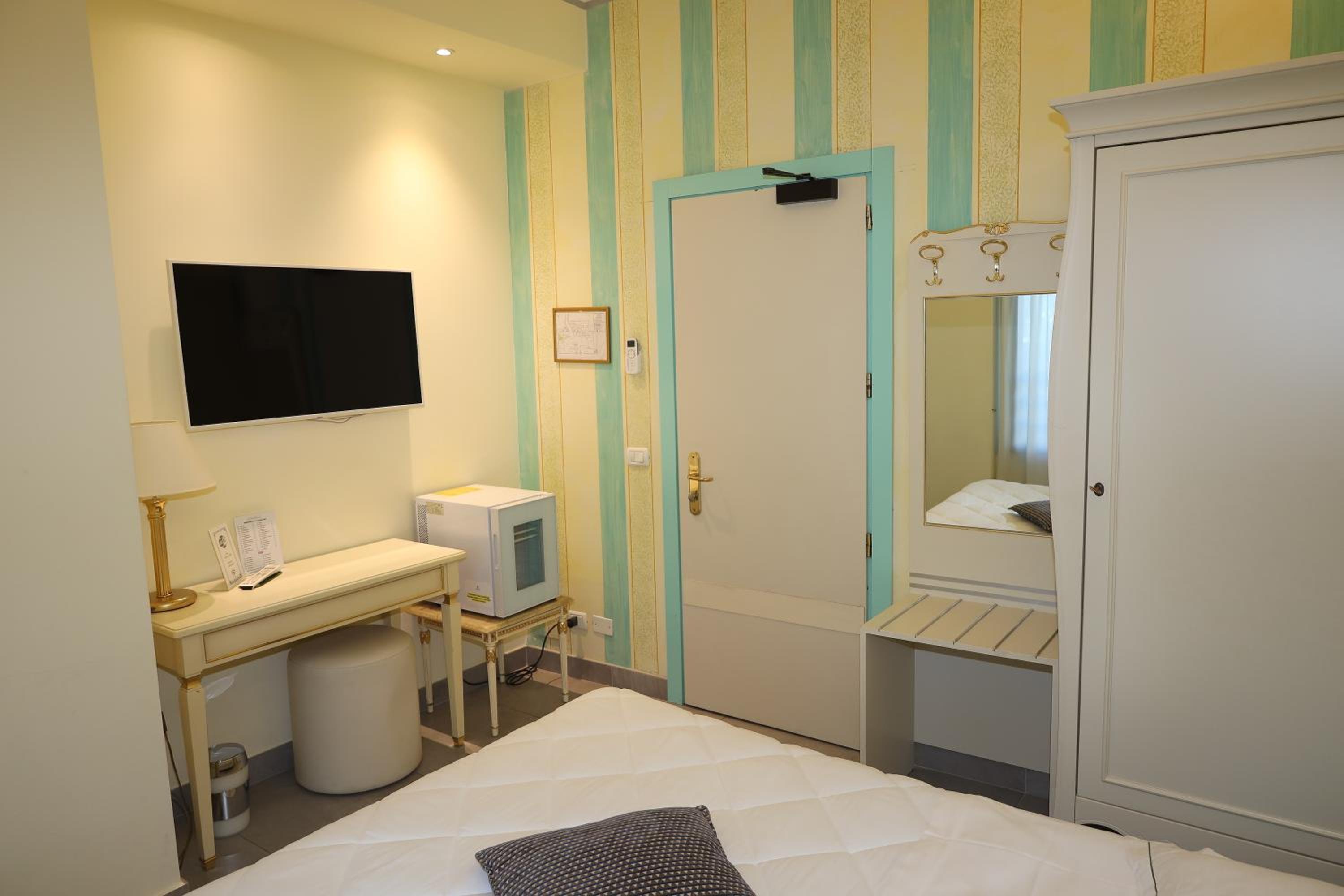 Single Room