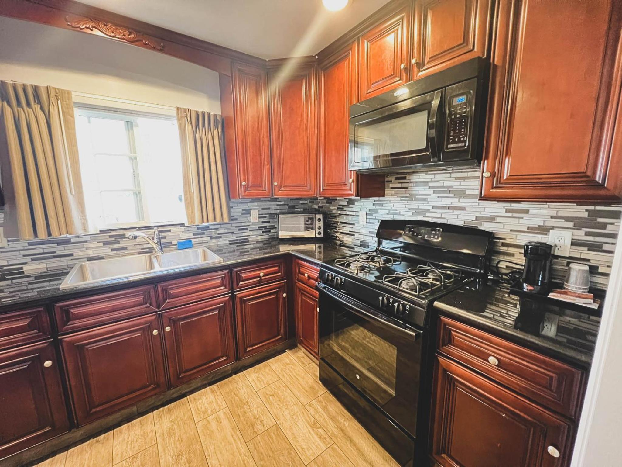 King Suite with Spa Bath and Kitchen - Non-Smoking