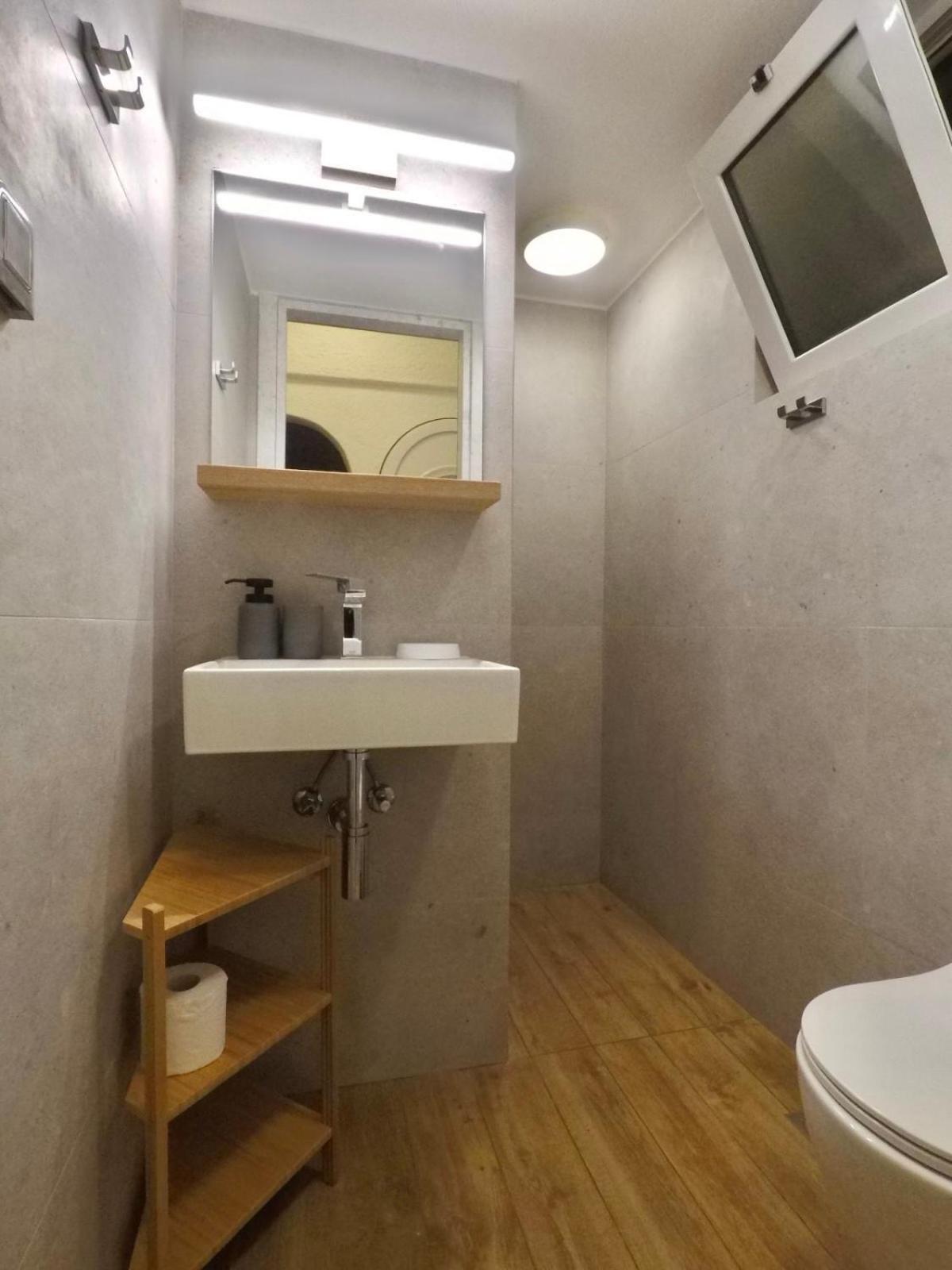 One-Bedroom Apartment with Sea View