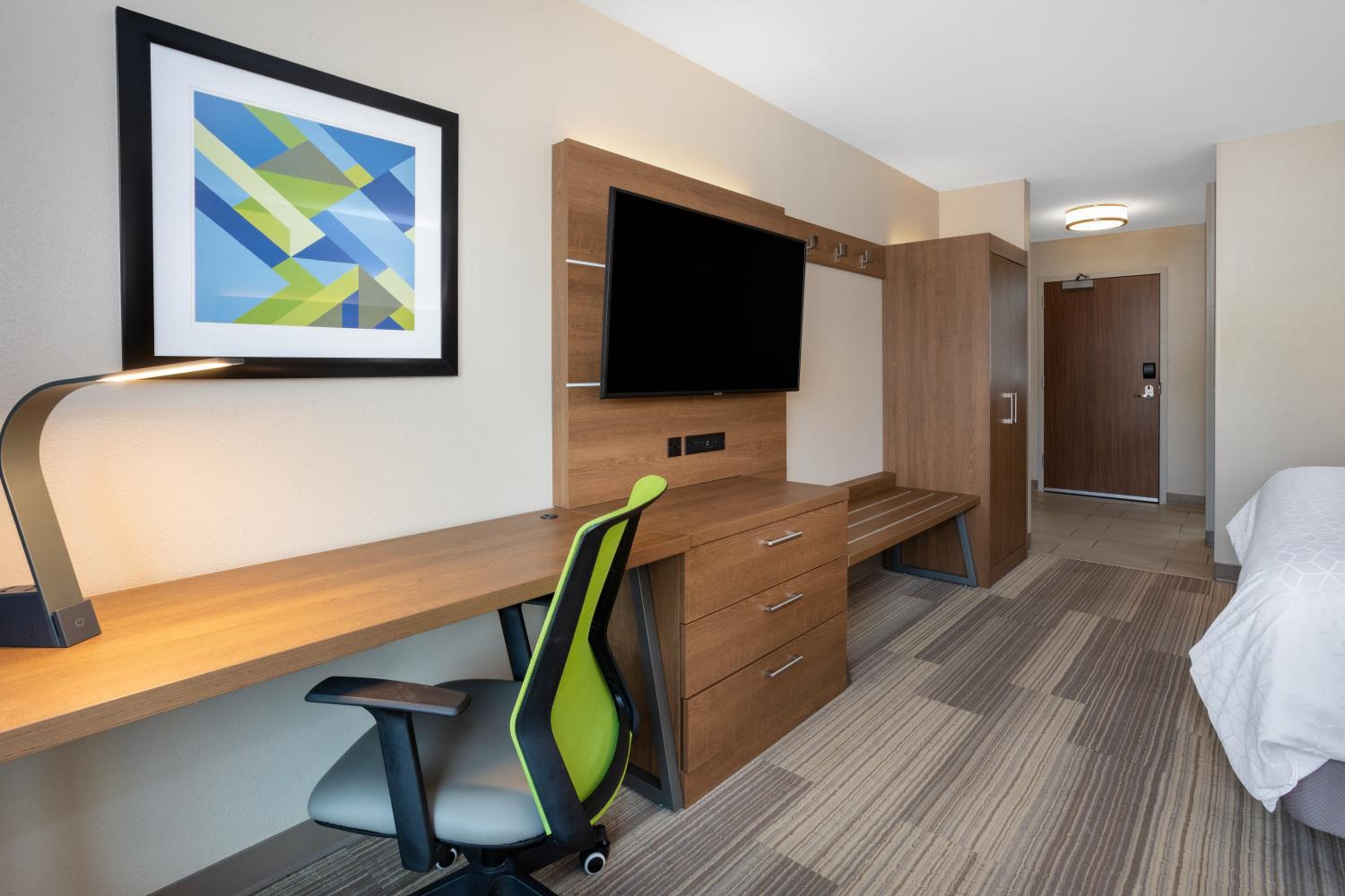 Standard King Room with Mobility Accessible Roll-In Shower