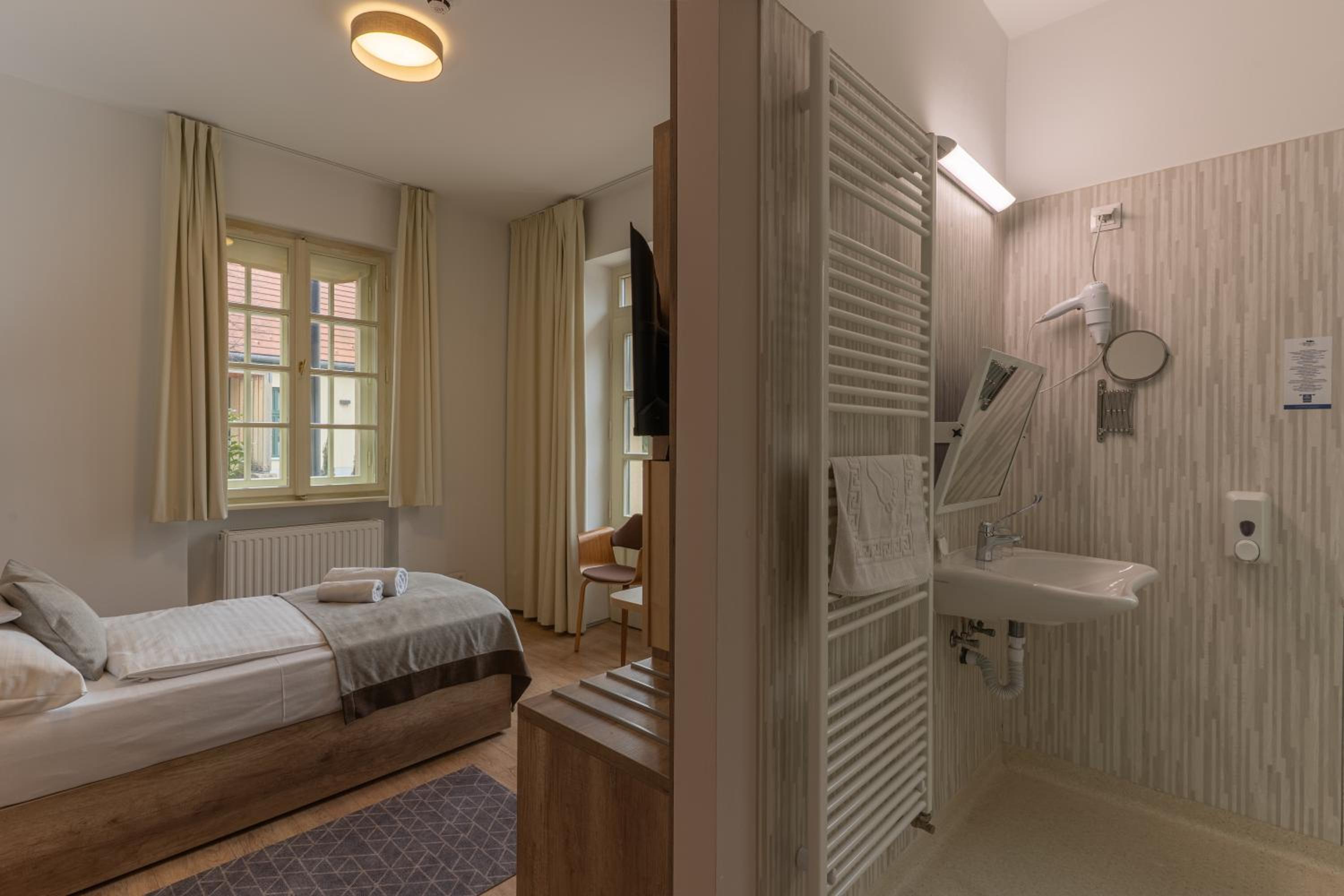Comfort Single Room