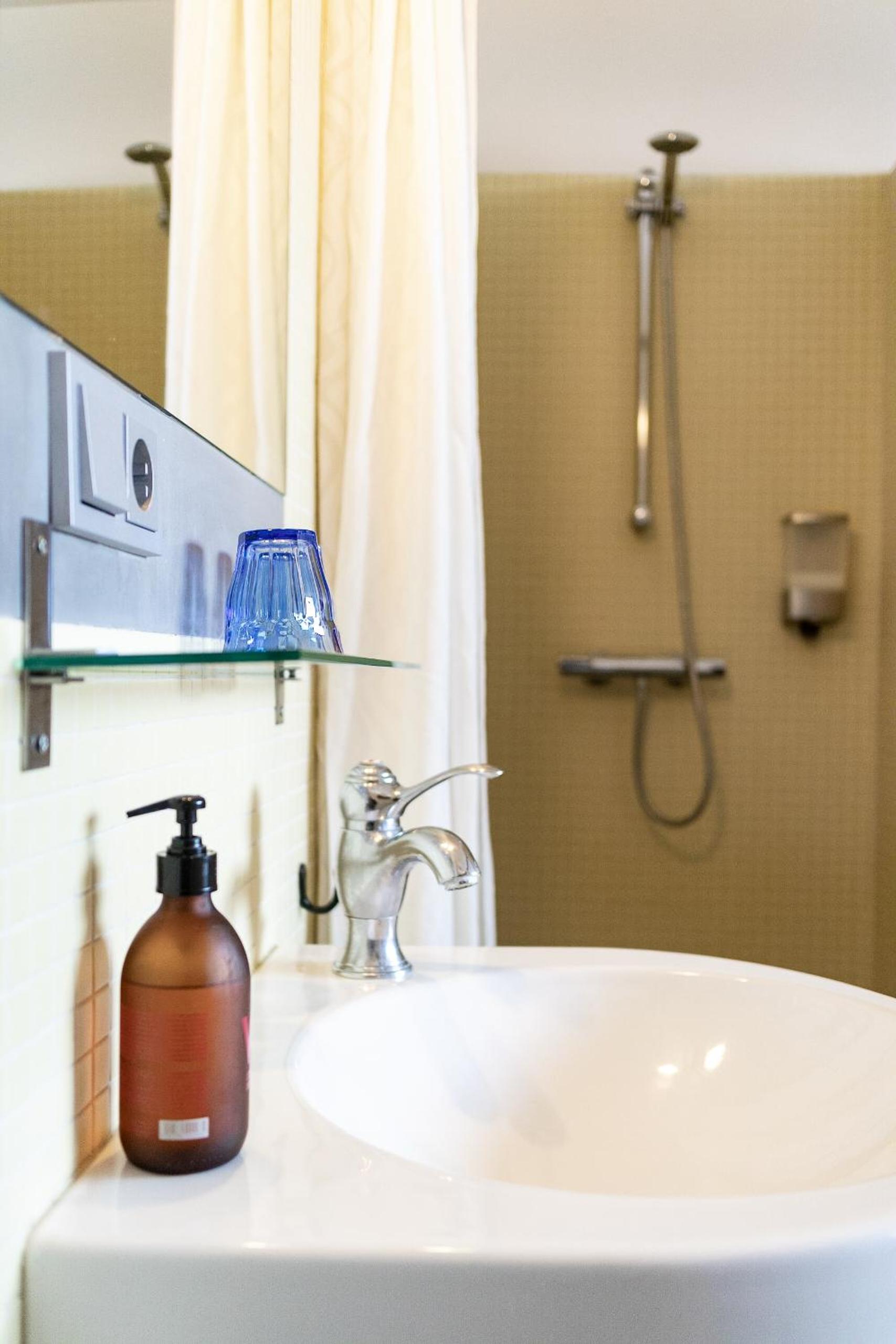 Budget Double Room with Shower