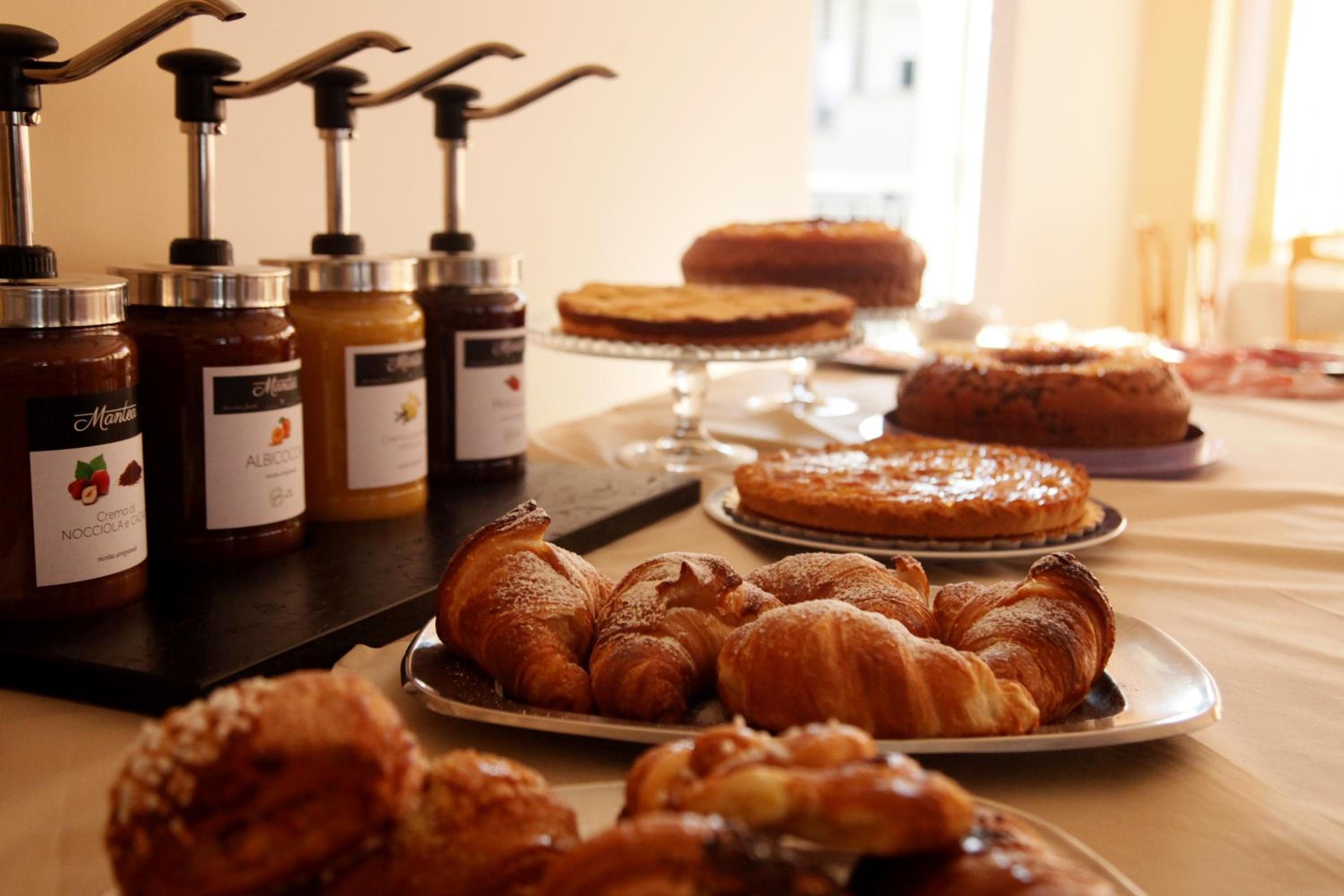 Quadruple Room with Private Bathroom