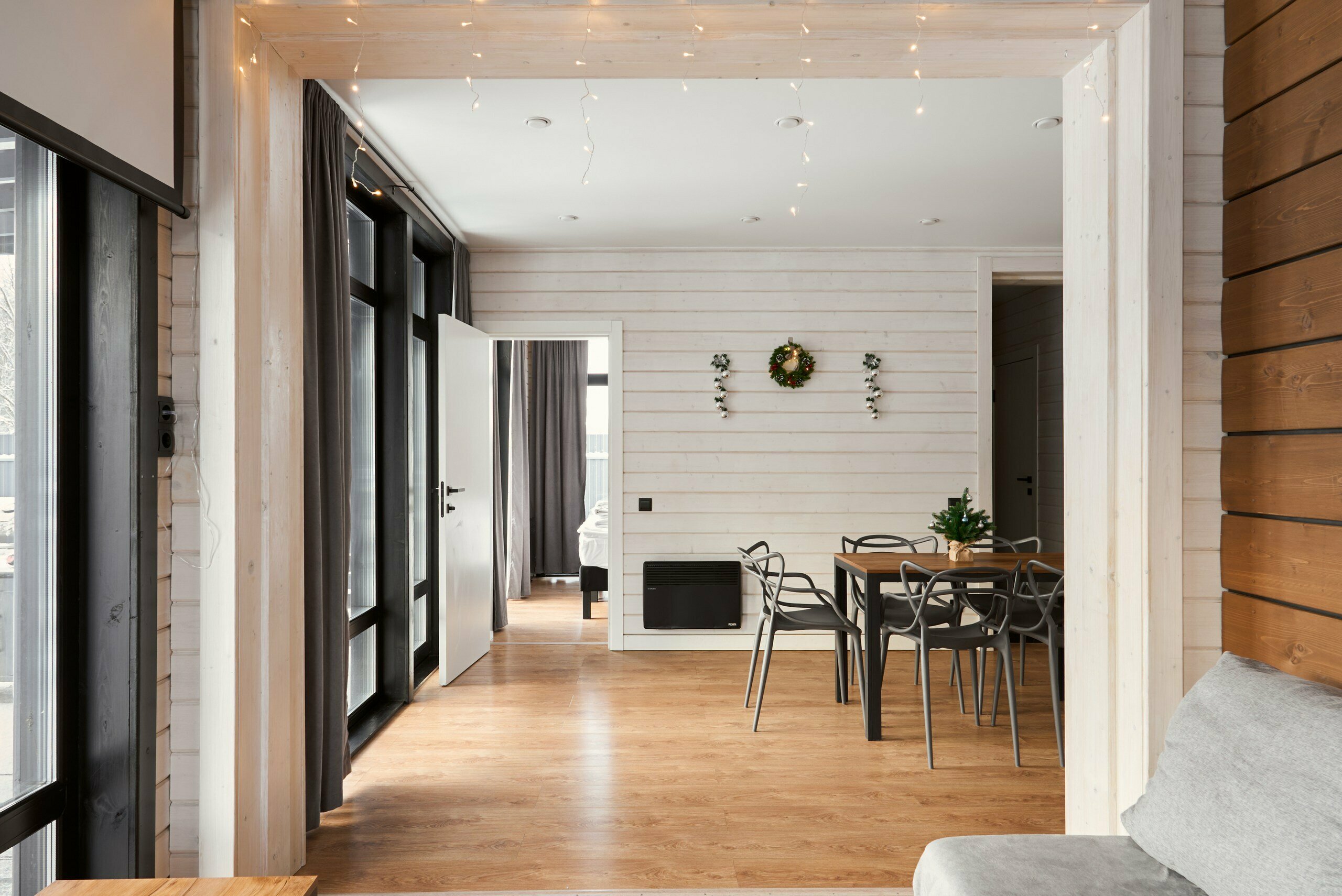 Коттедж с двумя спальнями чаном и баней (растопка чана и бани не включена в стоимость)