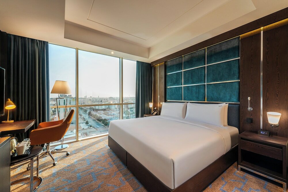 Suite, 1 King Bed (Downtown View)