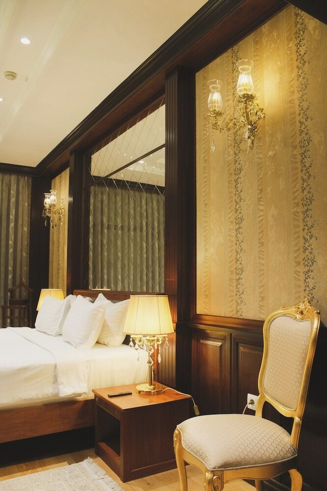 Deluxe Studio, Courtyard View