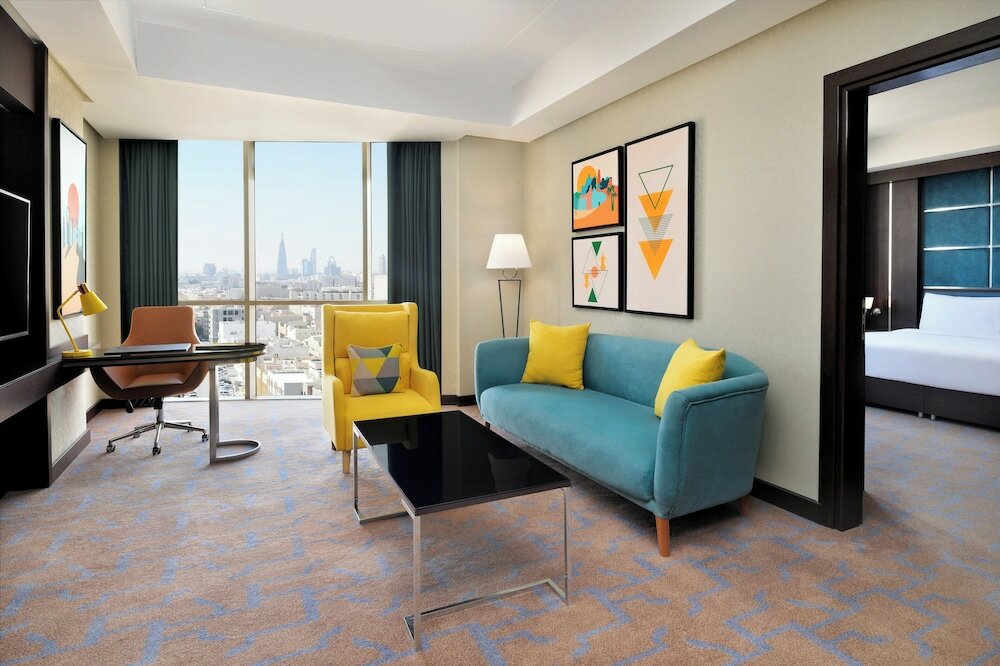 Suite, 1 Bedroom, Kitchenette (Downtown View)