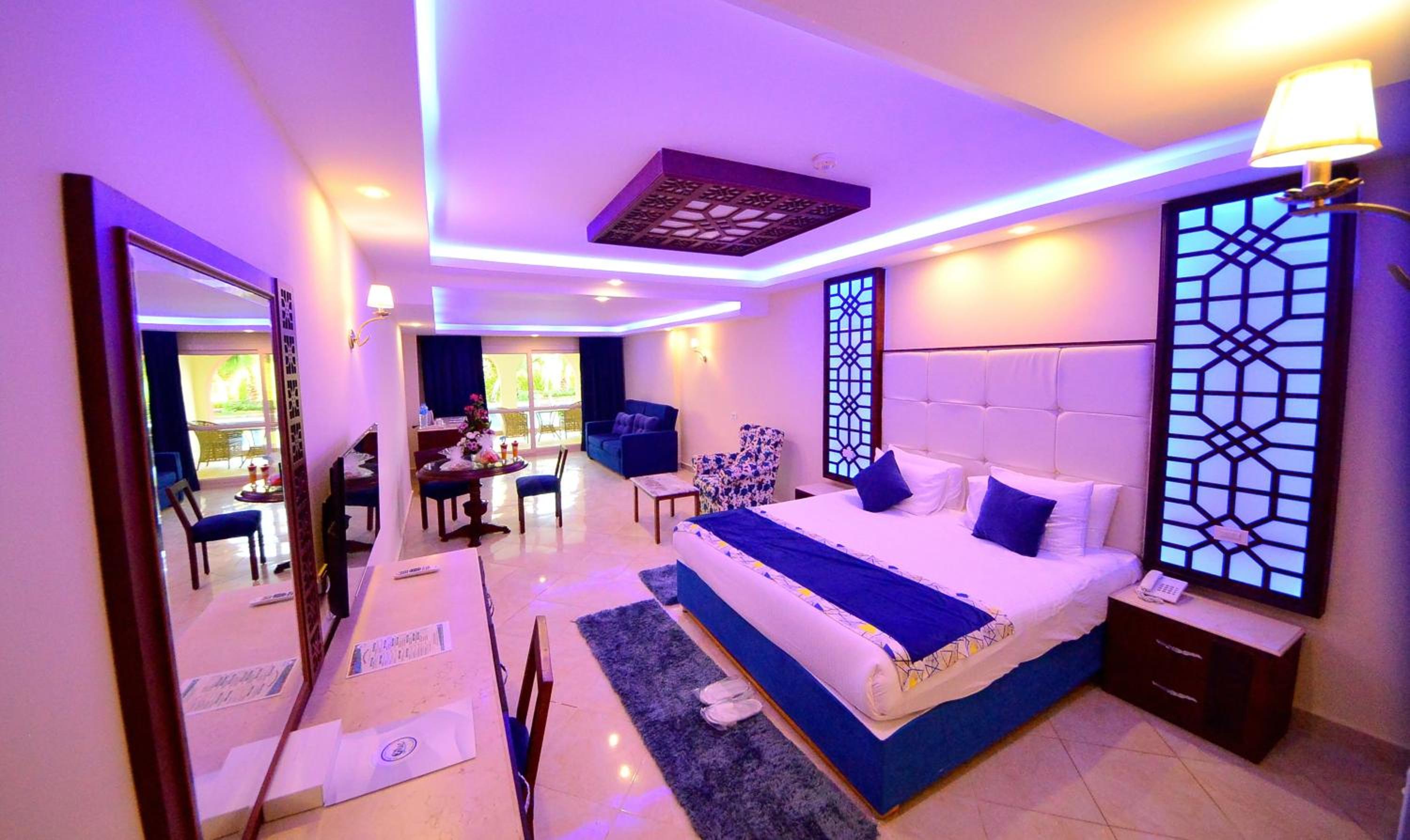 Golden Triple Room