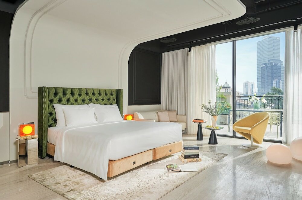 Junior Suite, 1 King Bed, Balcony, City View