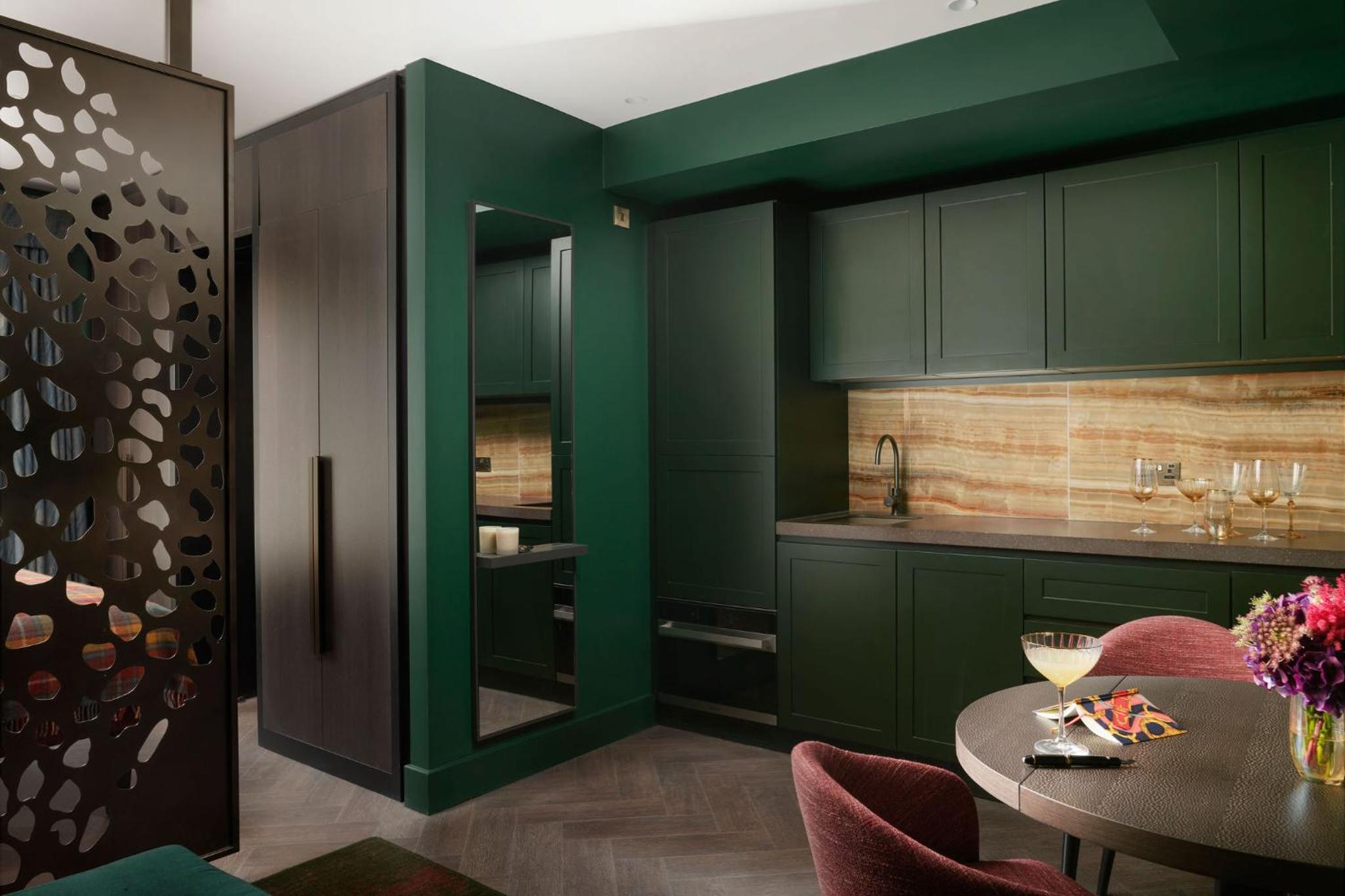 Greater Club Flat