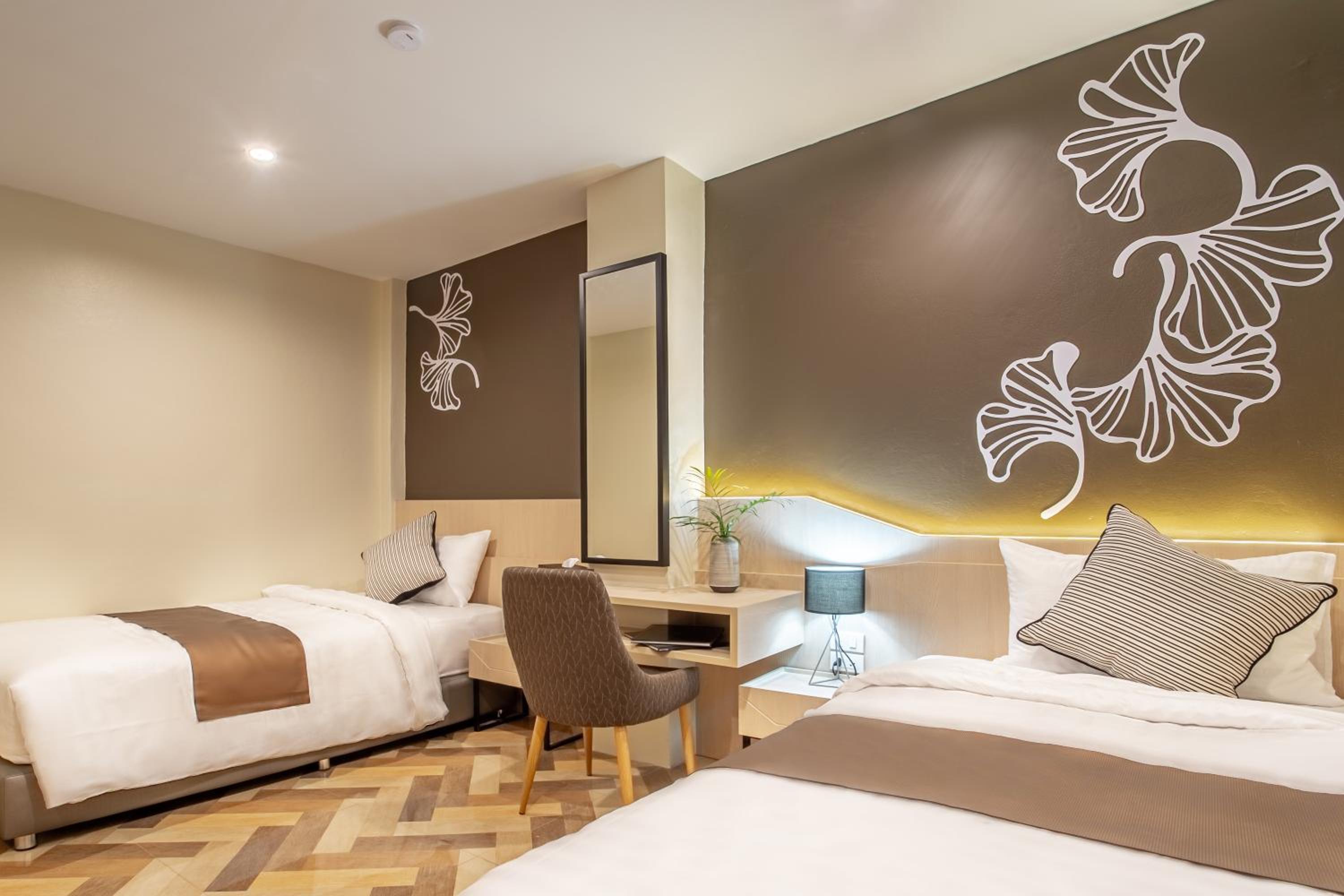 Superior Twin Room with No Window