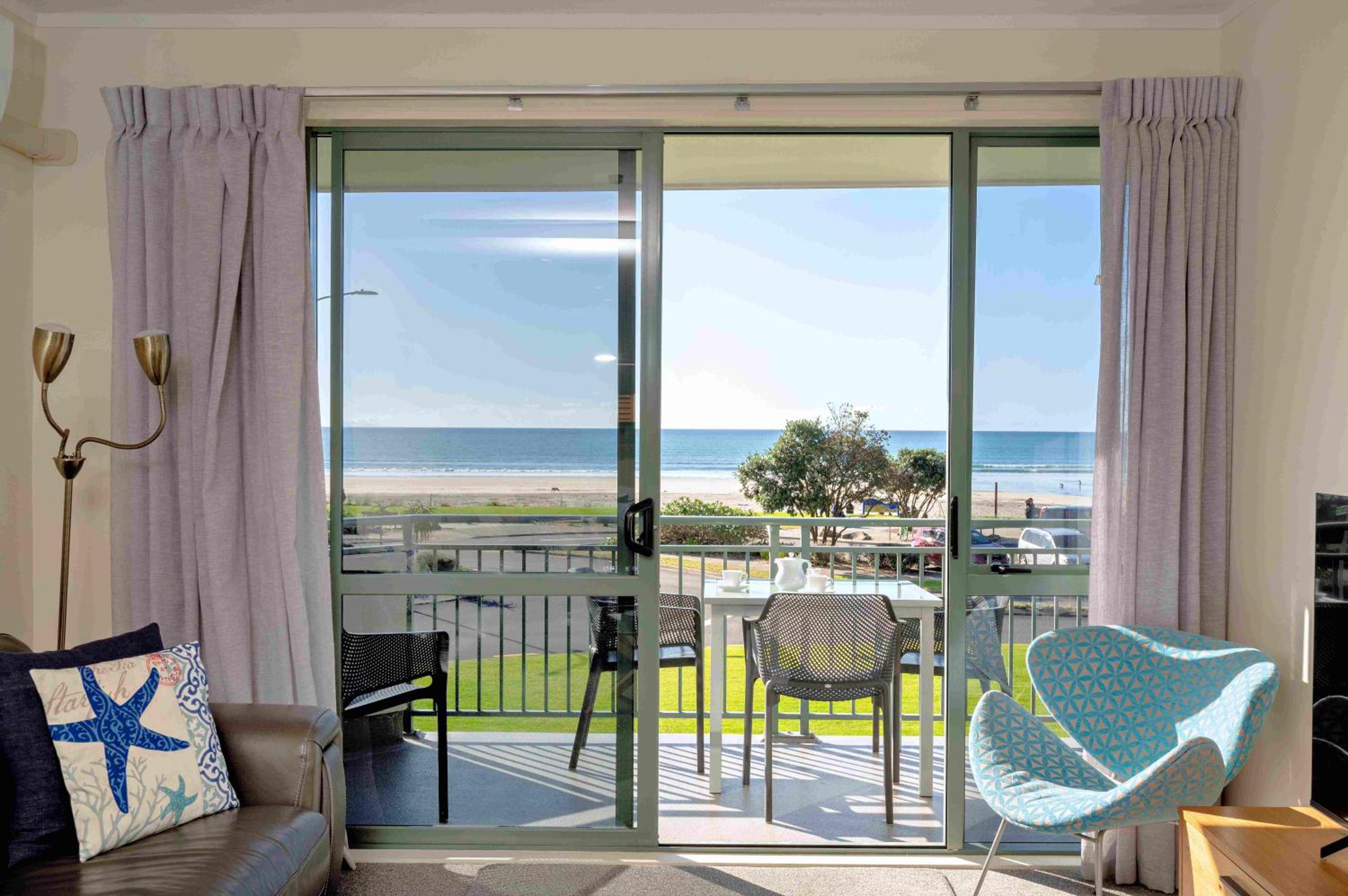 One-Bedroom Apartment with Ocean View
