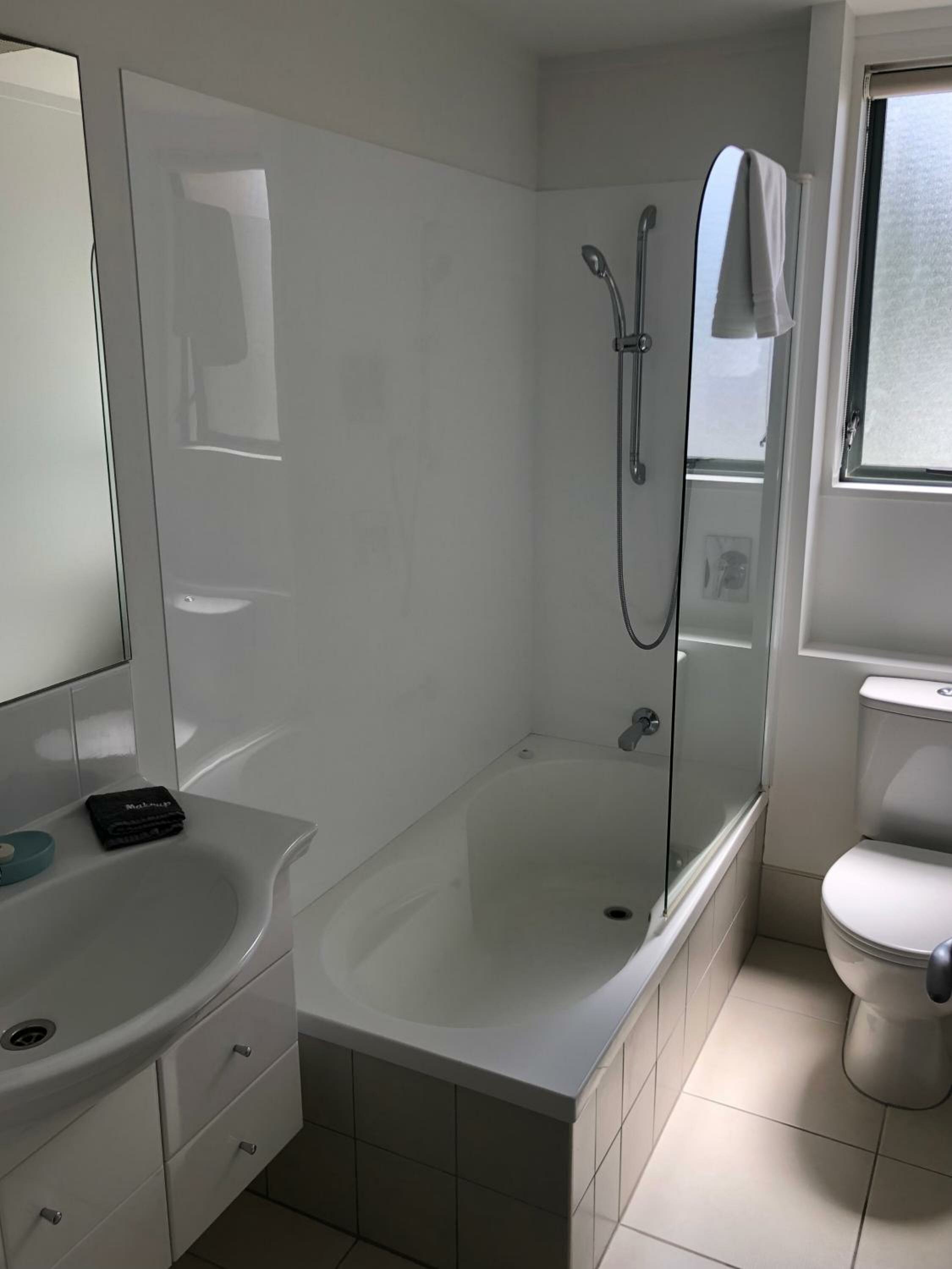 Two-Bedroom Deluxe Apartment with Ocean View