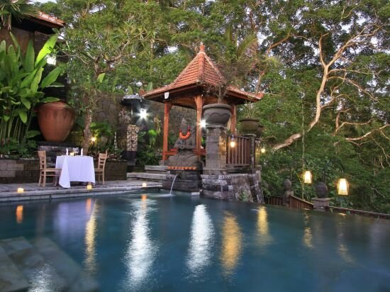 Suite Pool Access