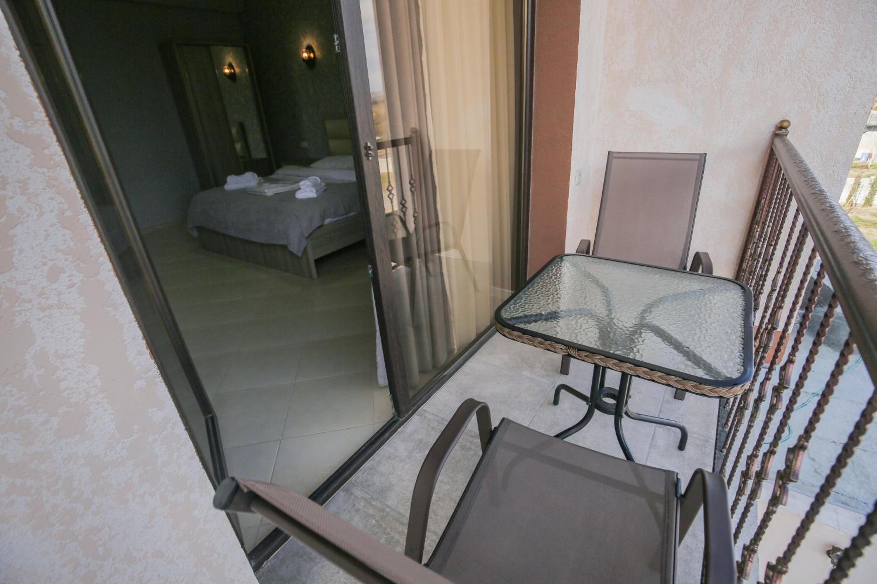 Queen Room With Balcony