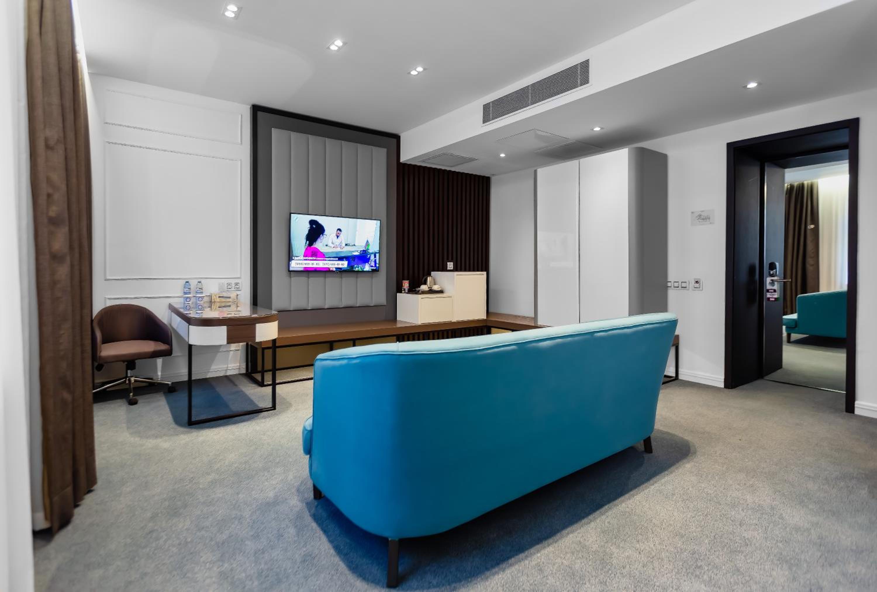 Deluxe Double or Twin Room