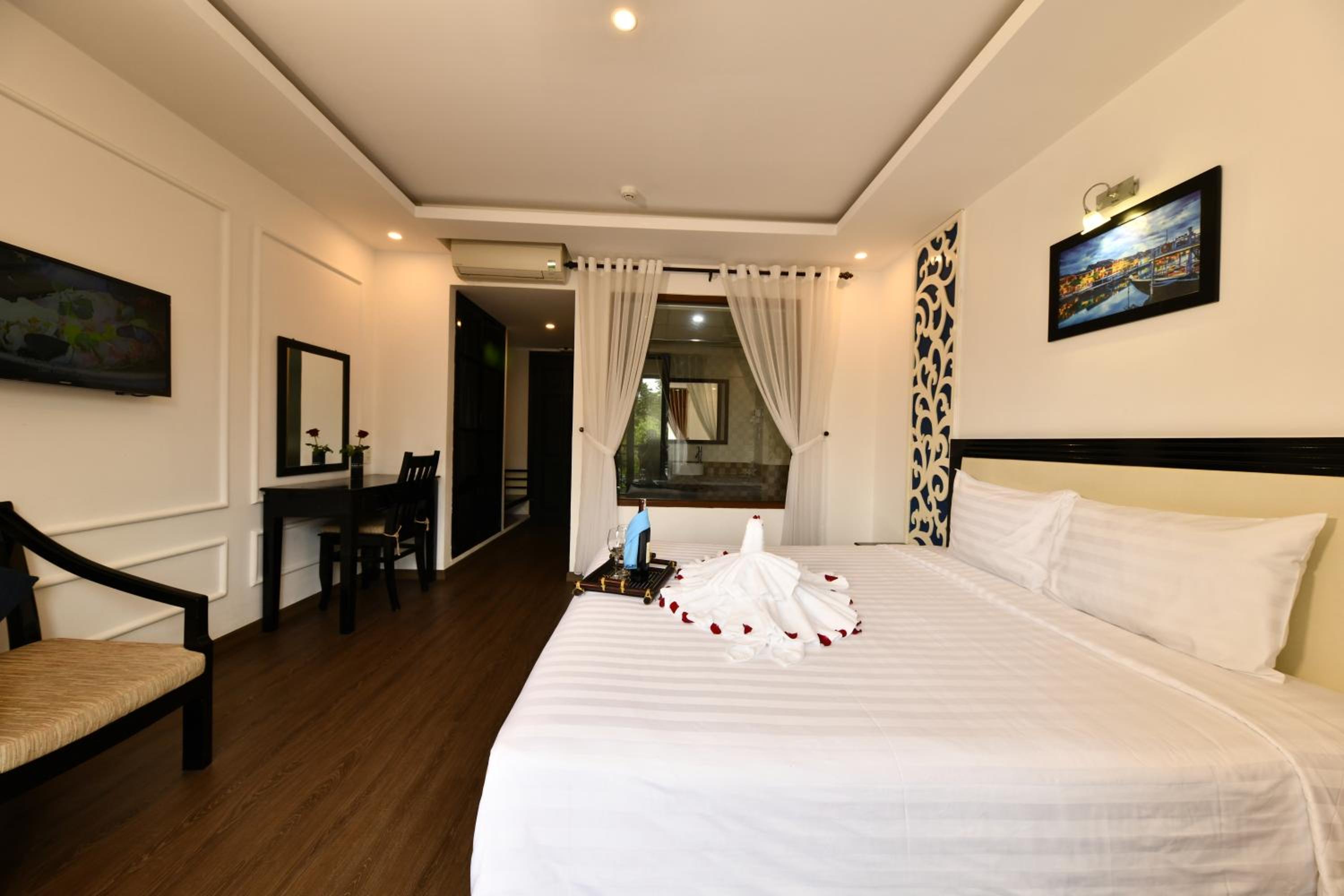 Junior Suite with Balcony