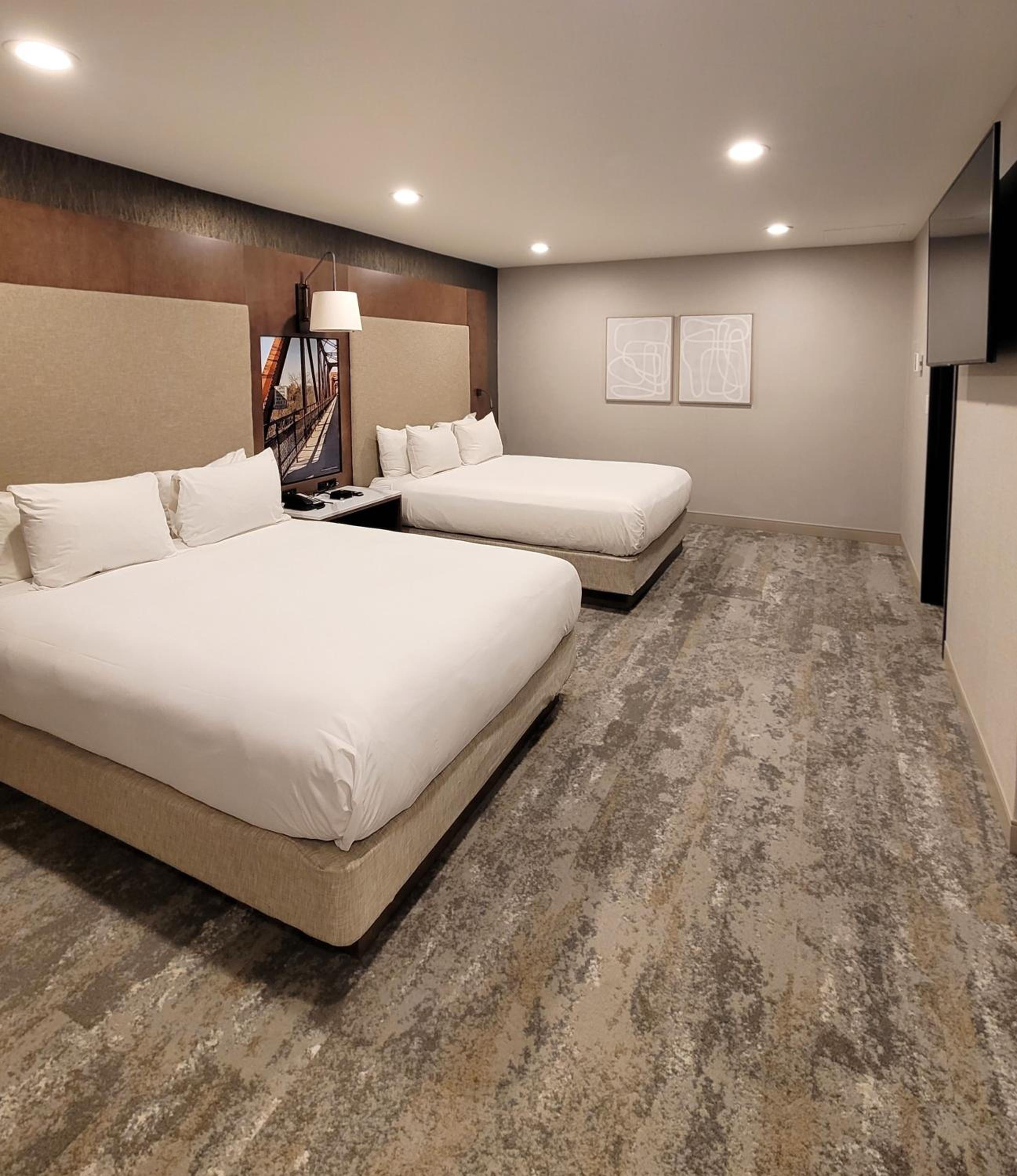 One-Bedroom Queen Suite with Two Queen Beds, Sofa Bed, Spa Bath and Living Room - Non-Smoking