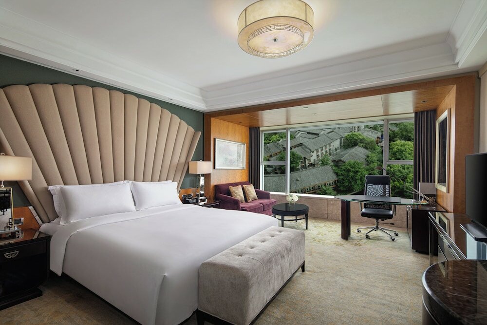 Premium Room, 1 King Bed, Club Lounge Access (High Floor)