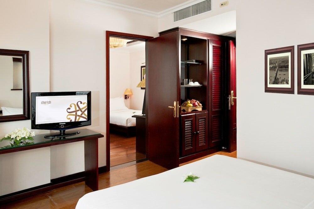 Family Room, Connecting Rooms
