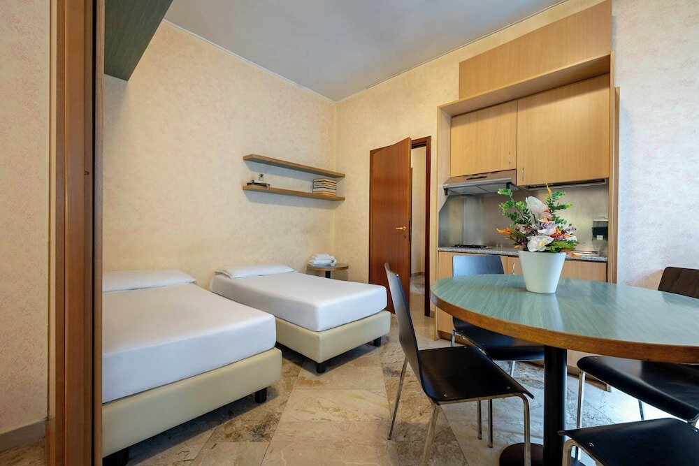 Studio, Multiple Beds