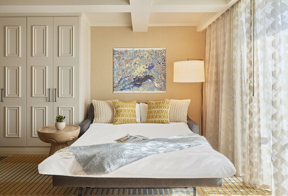 Room, 1 King Bed, Partial Ocean View (Canary)