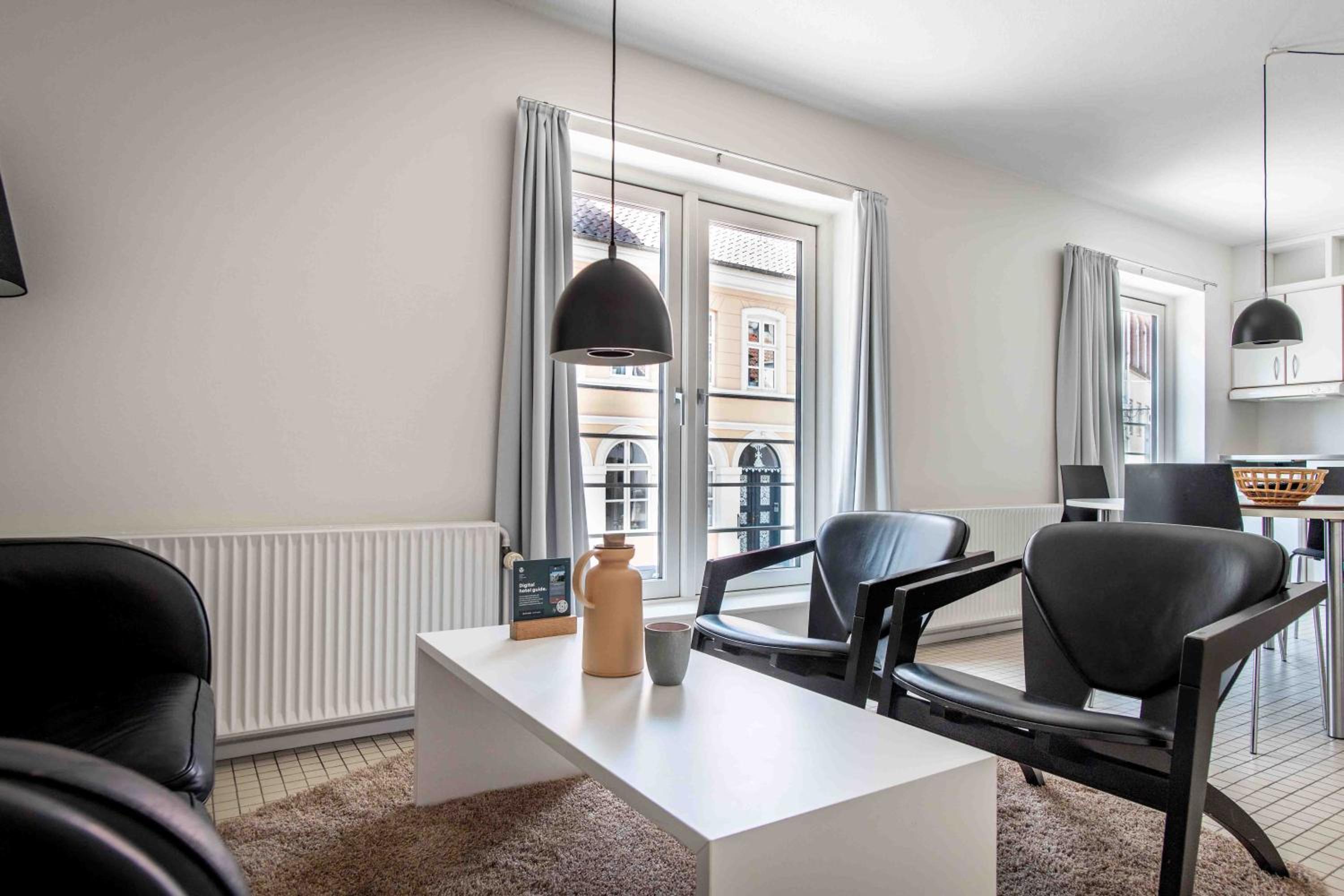 Three-Bedroom Apartment with Street View