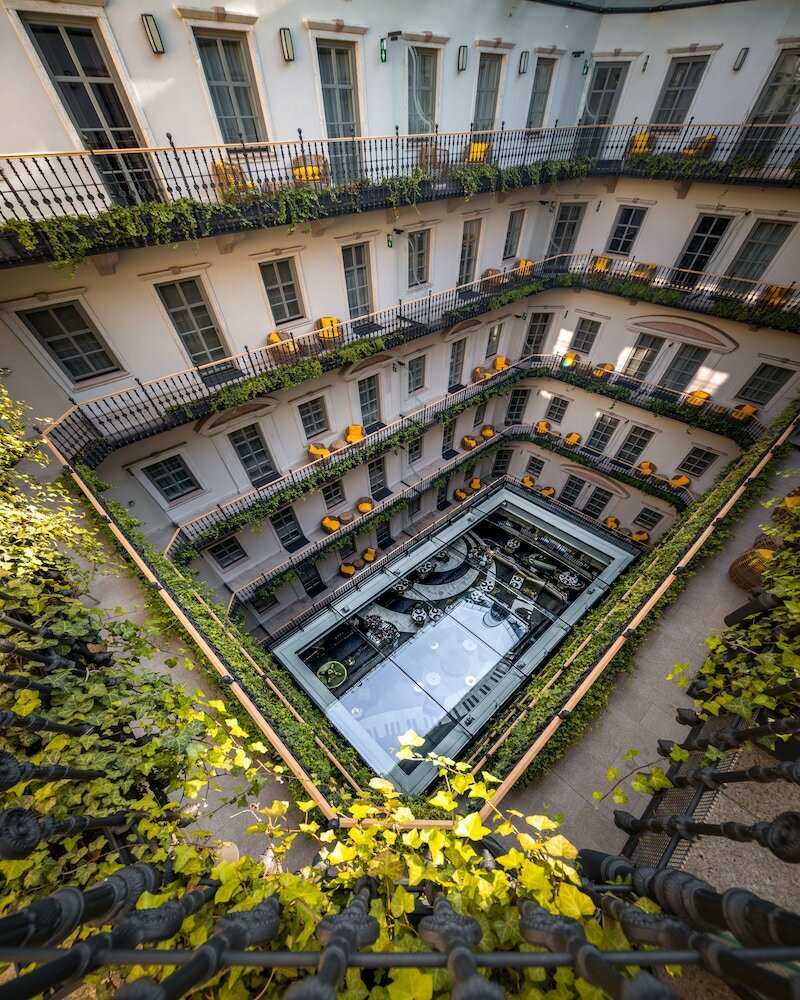 Luxury Room with 1 King Bed