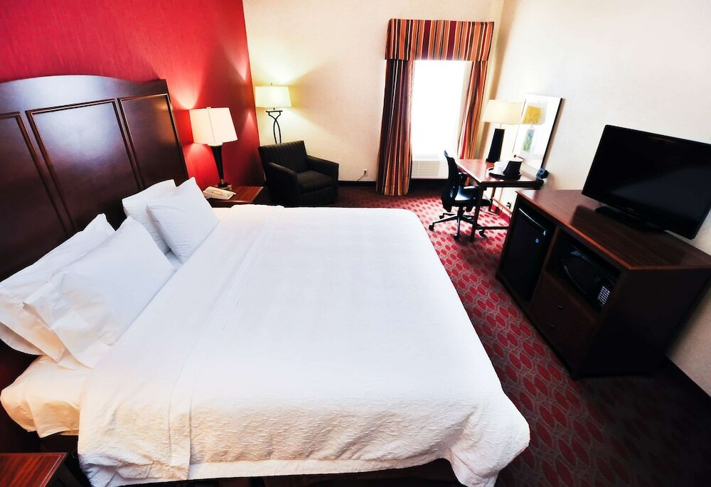 Standard Room, 1 King Bed