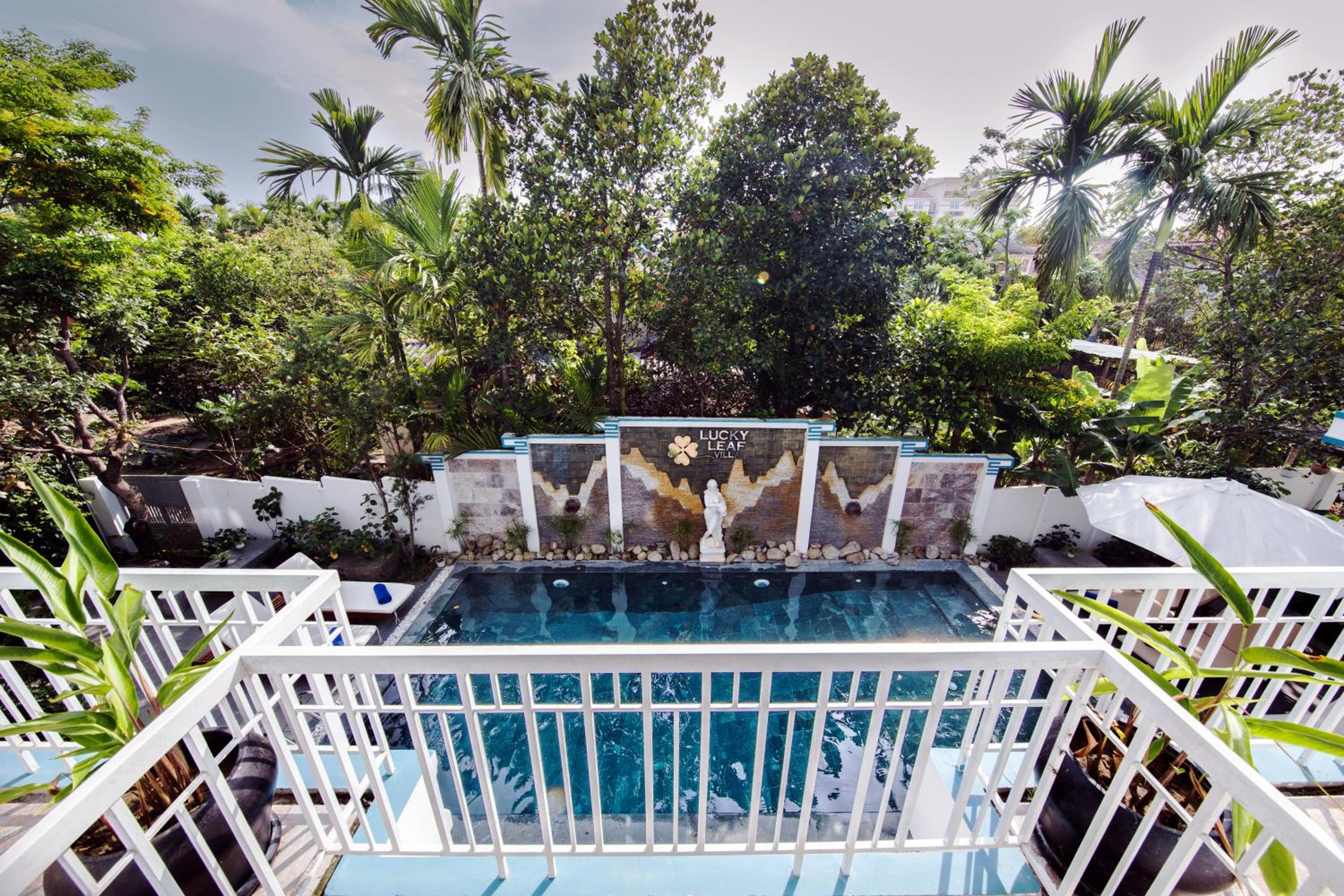 Deluxe Double or Twin Room with Pool View