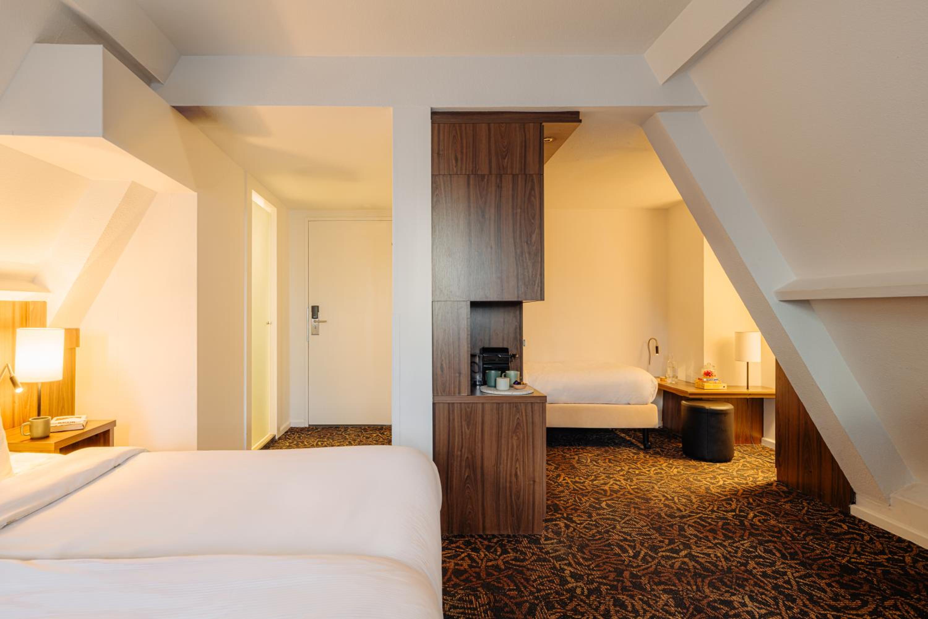 Comfort Room 1 Twin Bed 1 Single Bed