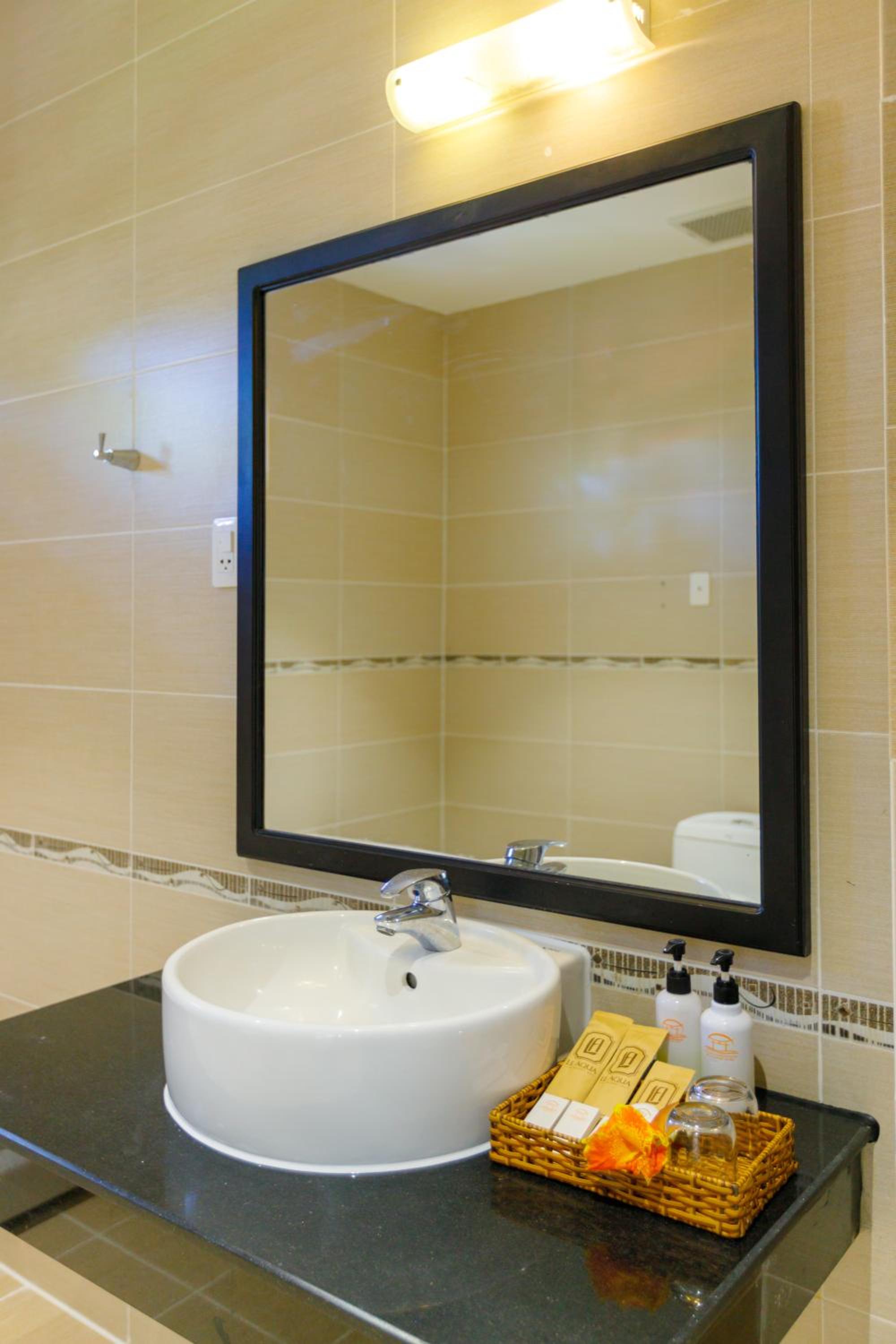 Family Room with Garden View