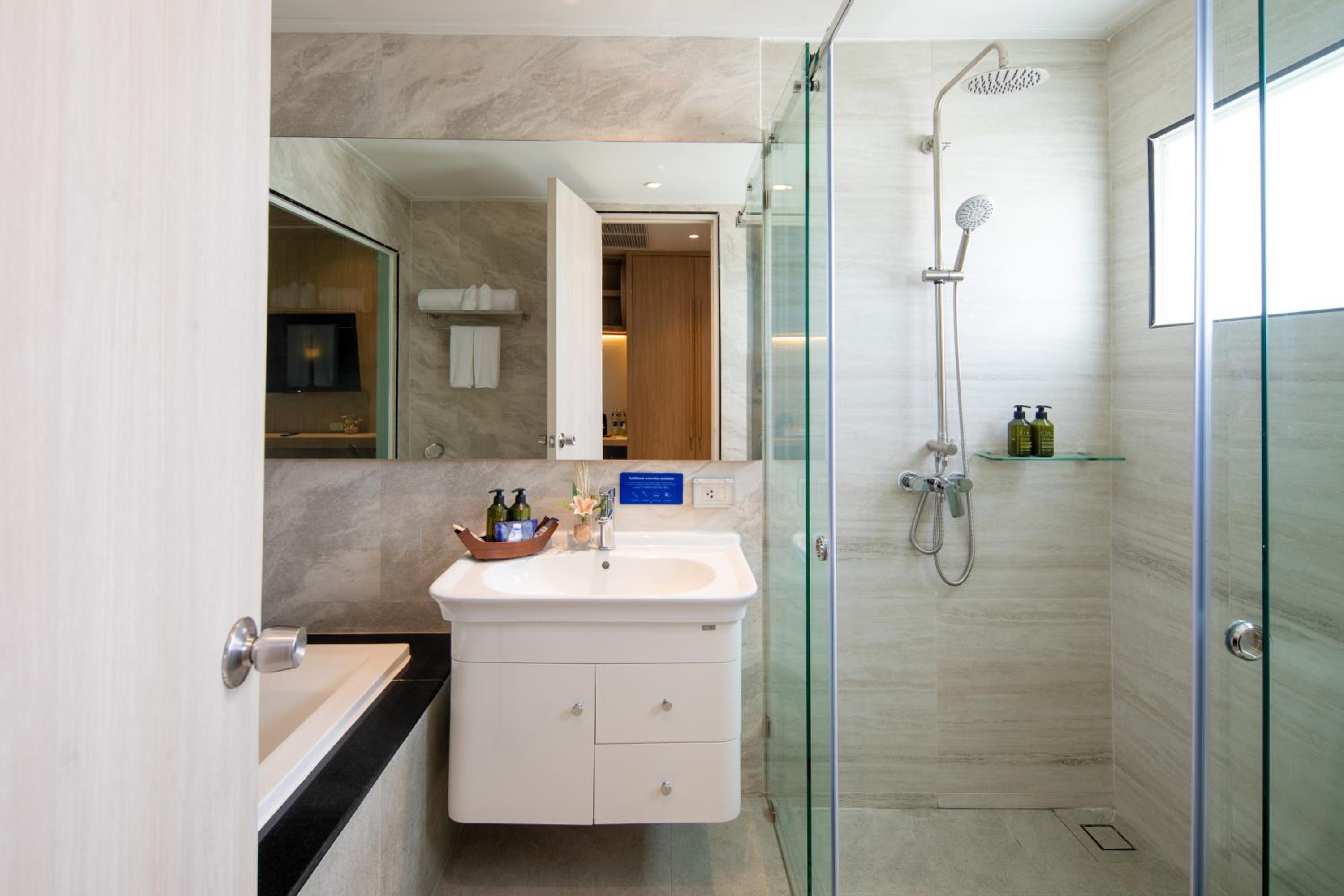 Green Signature Pool Access