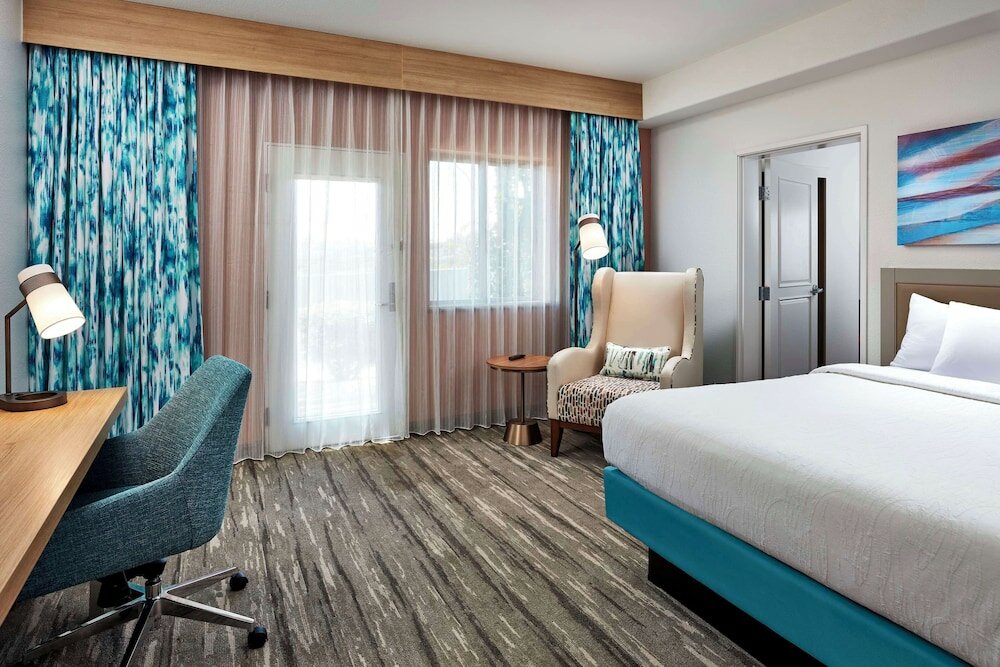 Suite, 2 Bedrooms, Accessible, Bathtub