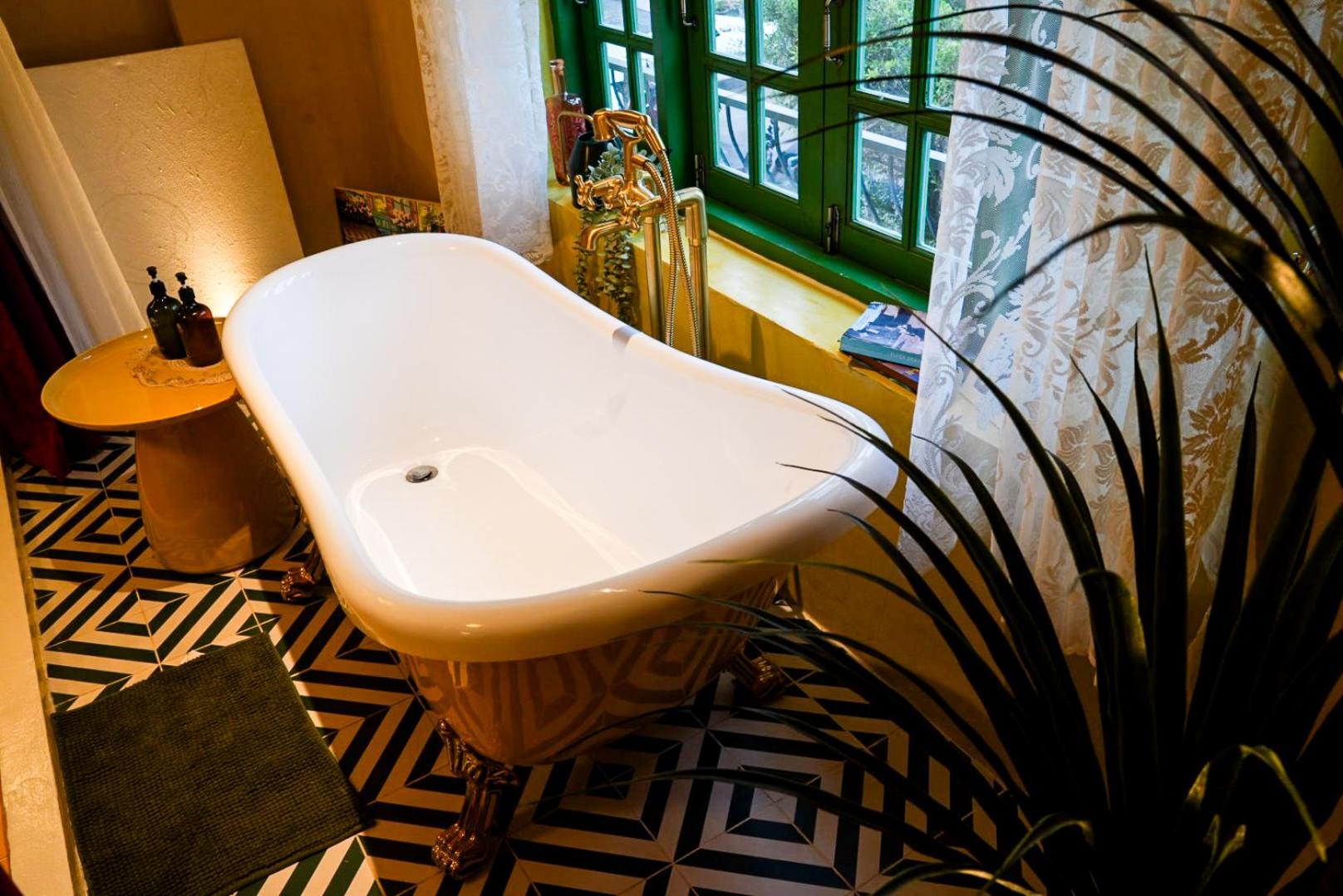 Standard Double Suite