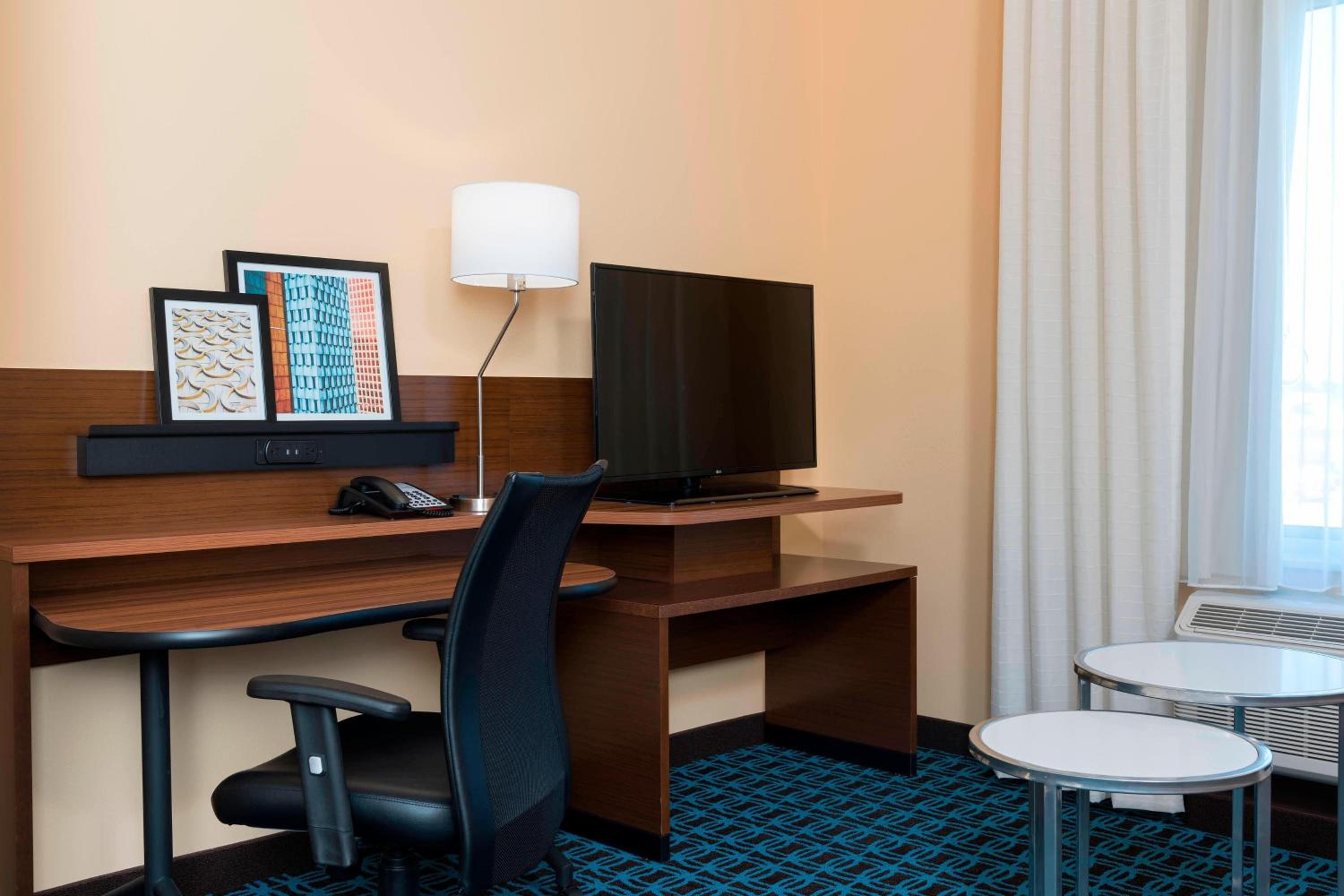 Larger Studio, 2 Queen, Sofa bed