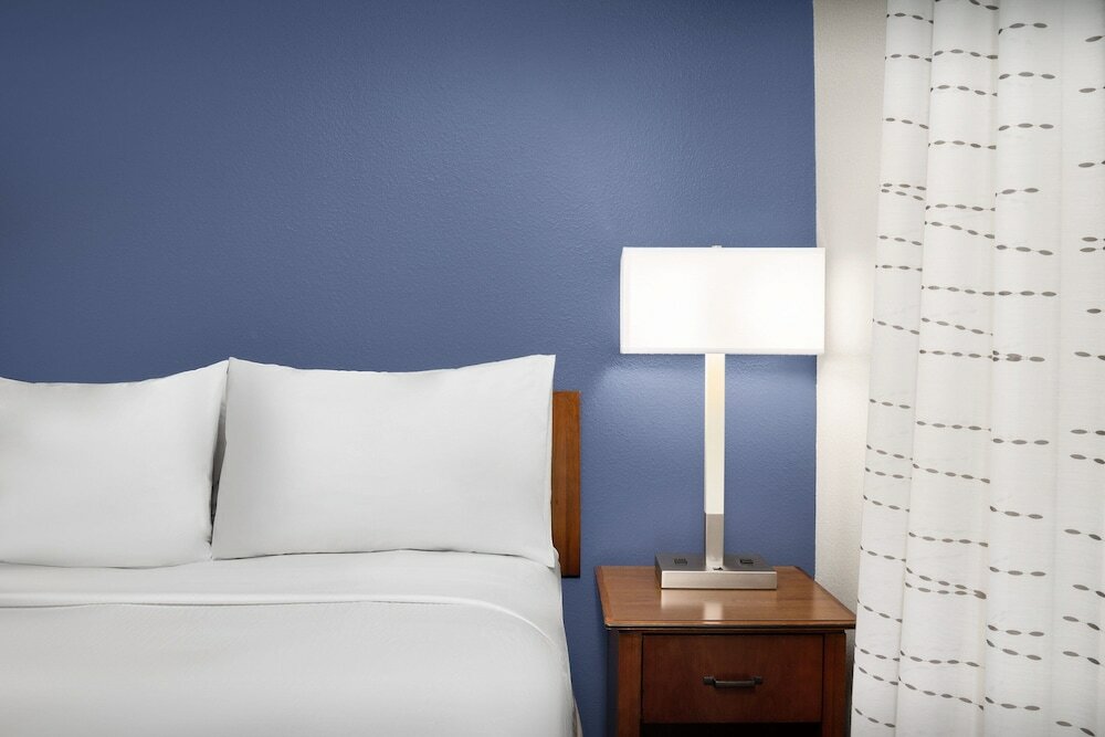 Room, 2 Bedrooms (Mobility/Hearing Access, Roll-in Shwr)