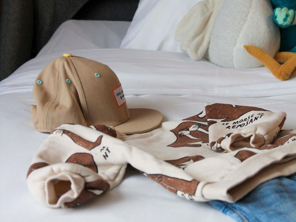 Family Room (1 Double Bed and 1 Single Bed)