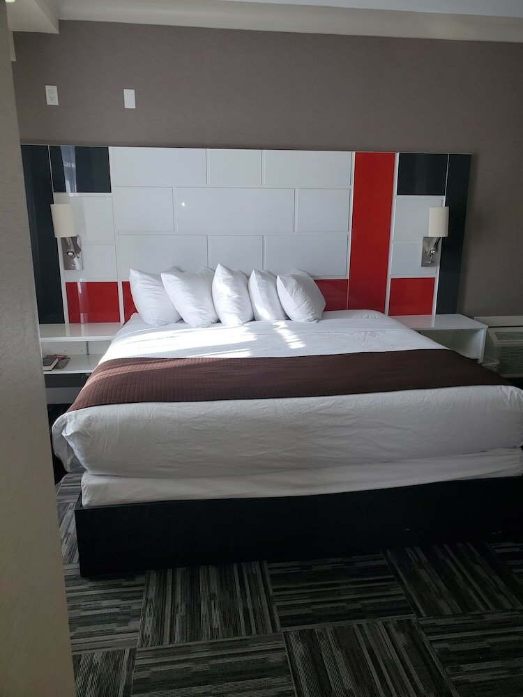 Suite, 1 King Bed, Non Smoking